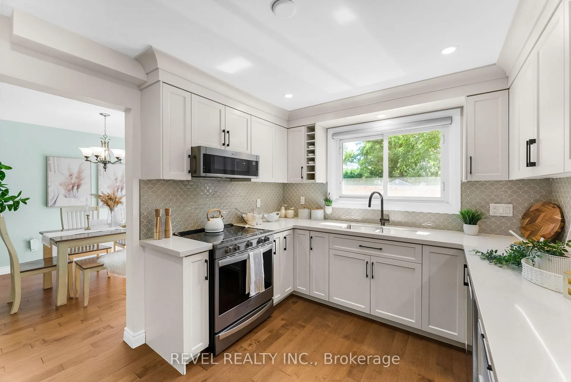 Photo 10 of 205 Ontario Street E, Whitby, Downtown Whitby — HOMEH