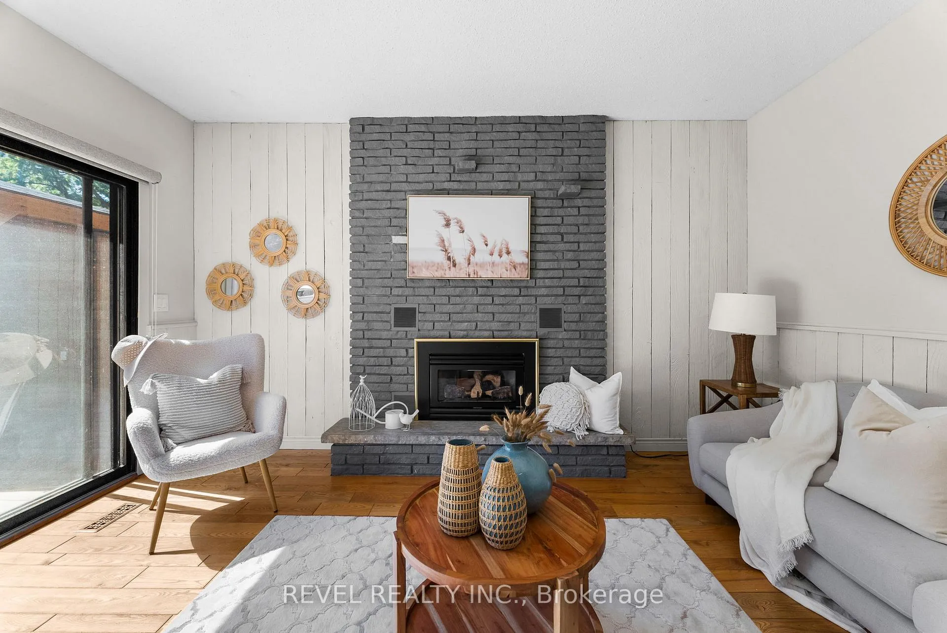 Photo 13 of 205 Ontario Street E, Whitby, Downtown Whitby — HOMEH