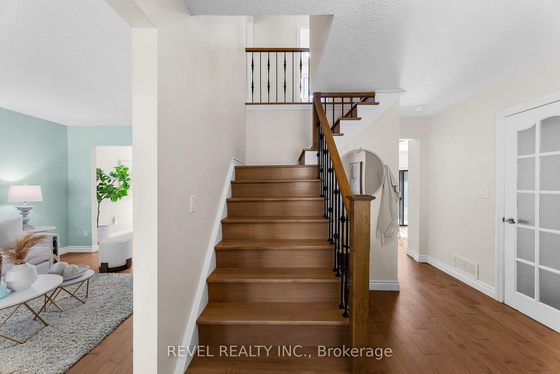 Photo 17 of 205 Ontario Street E, Whitby, Downtown Whitby — HOMEH