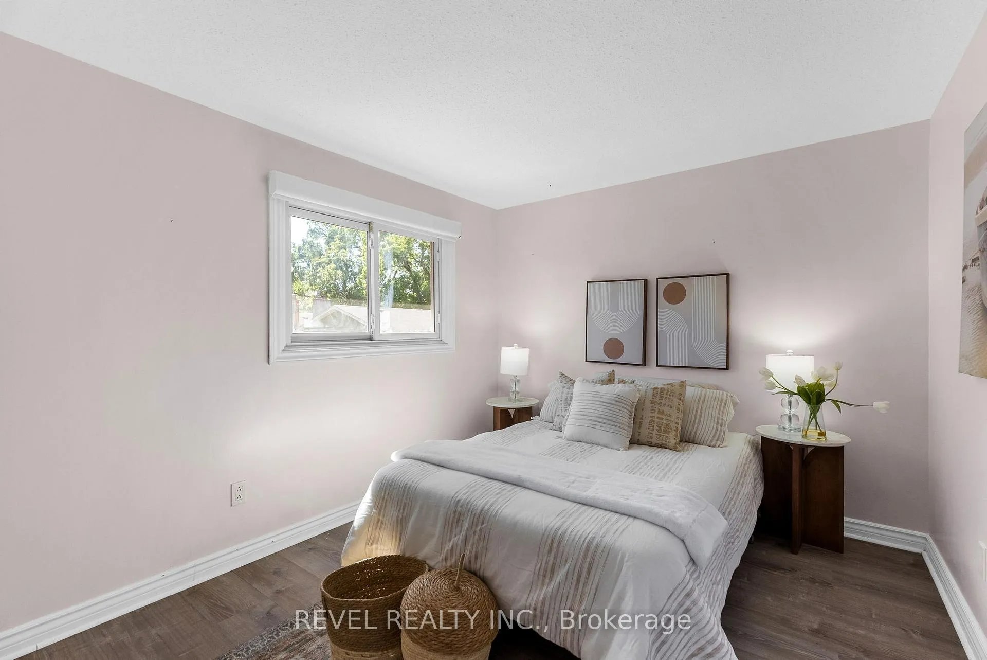Photo 19 of 205 Ontario Street E, Whitby, Downtown Whitby — HOMEH