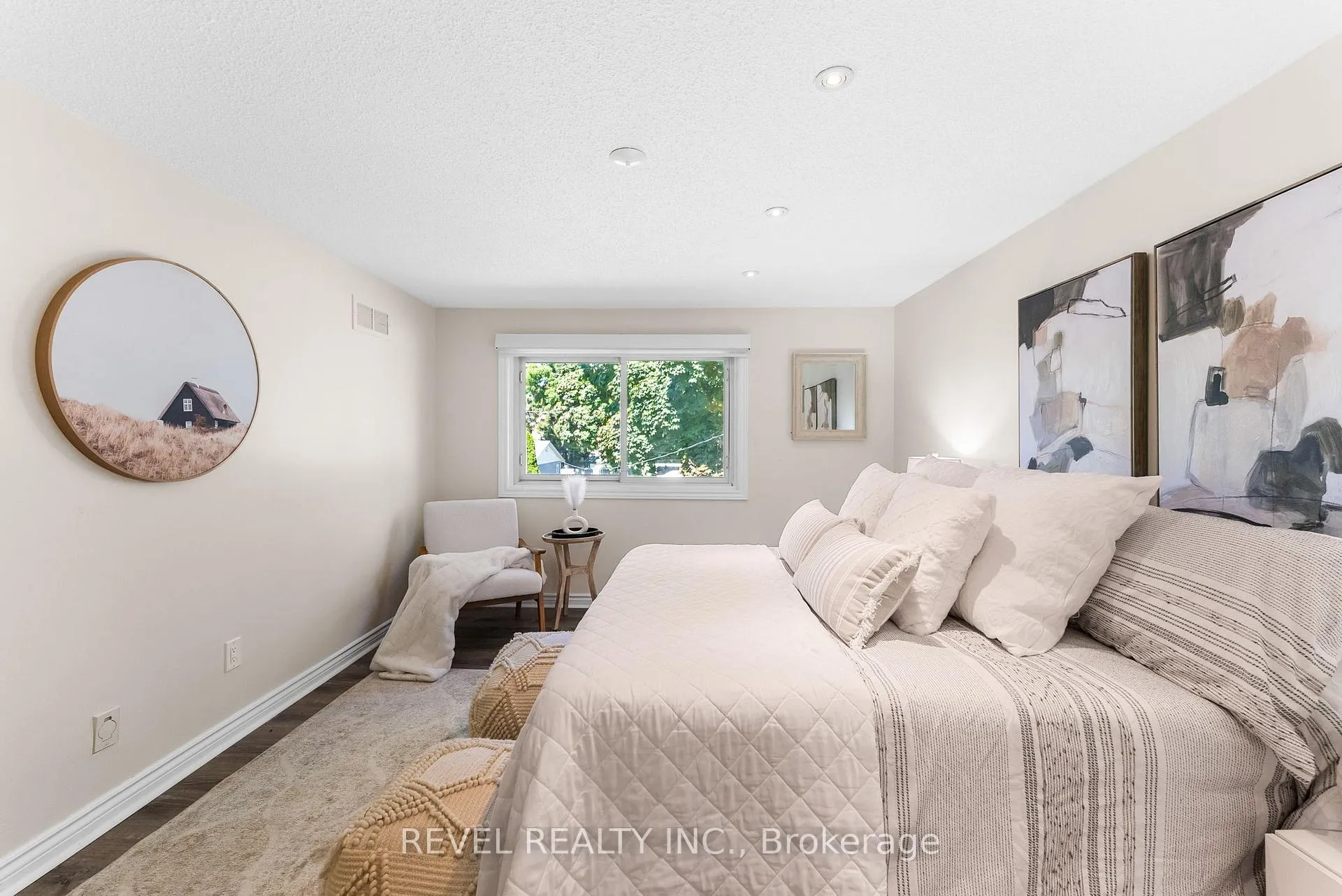Photo 24 of 205 Ontario Street E, Whitby, Downtown Whitby — HOMEH