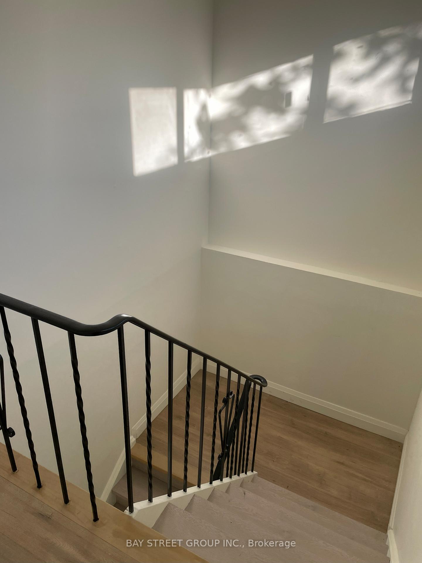 Photo 4 of Unit 3, 517 Harris Court, Whitby, Downtown Whitby — HOMEH