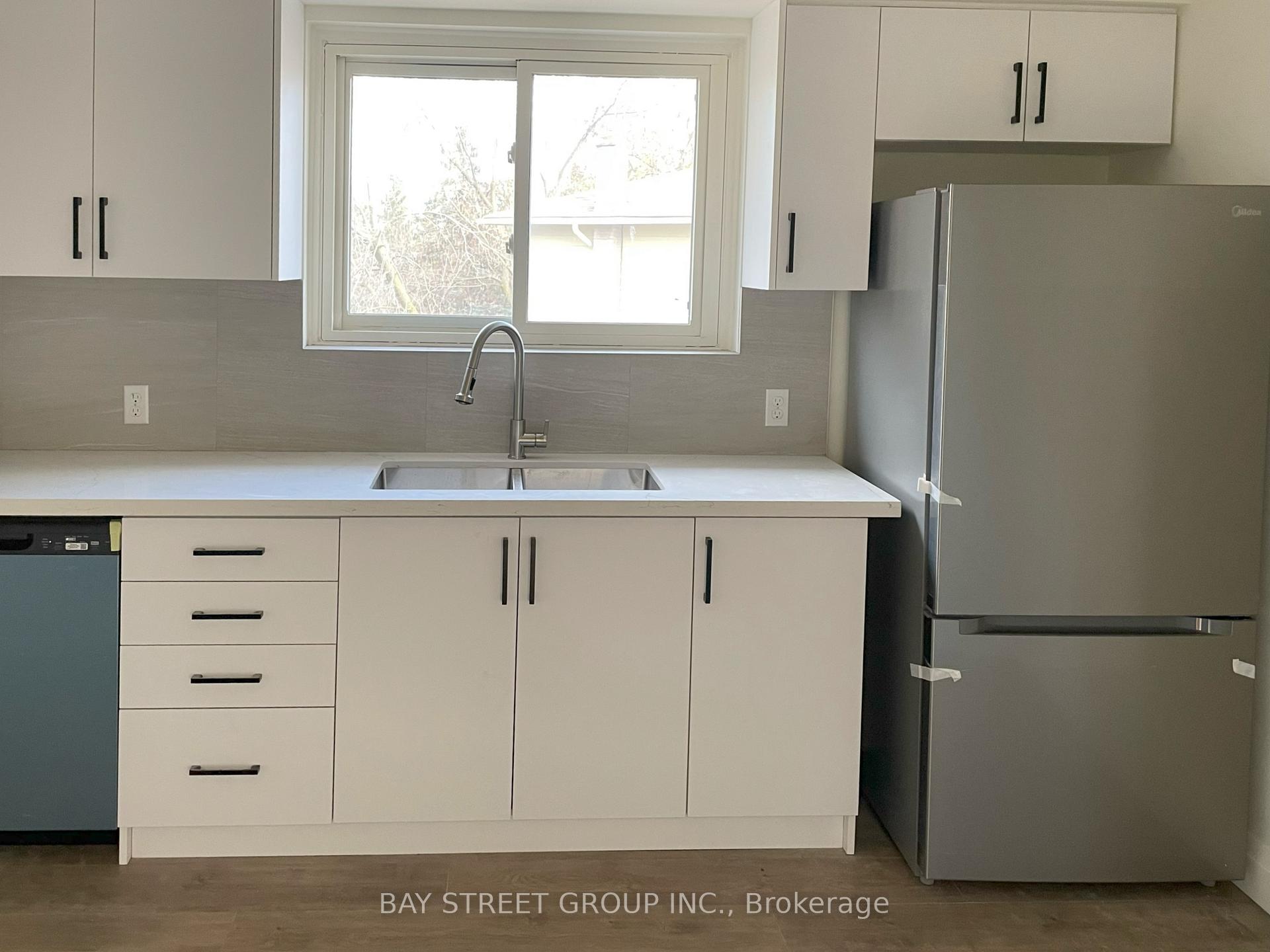 Photo 5 of Unit 3, 517 Harris Court, Whitby, Downtown Whitby — HOMEH