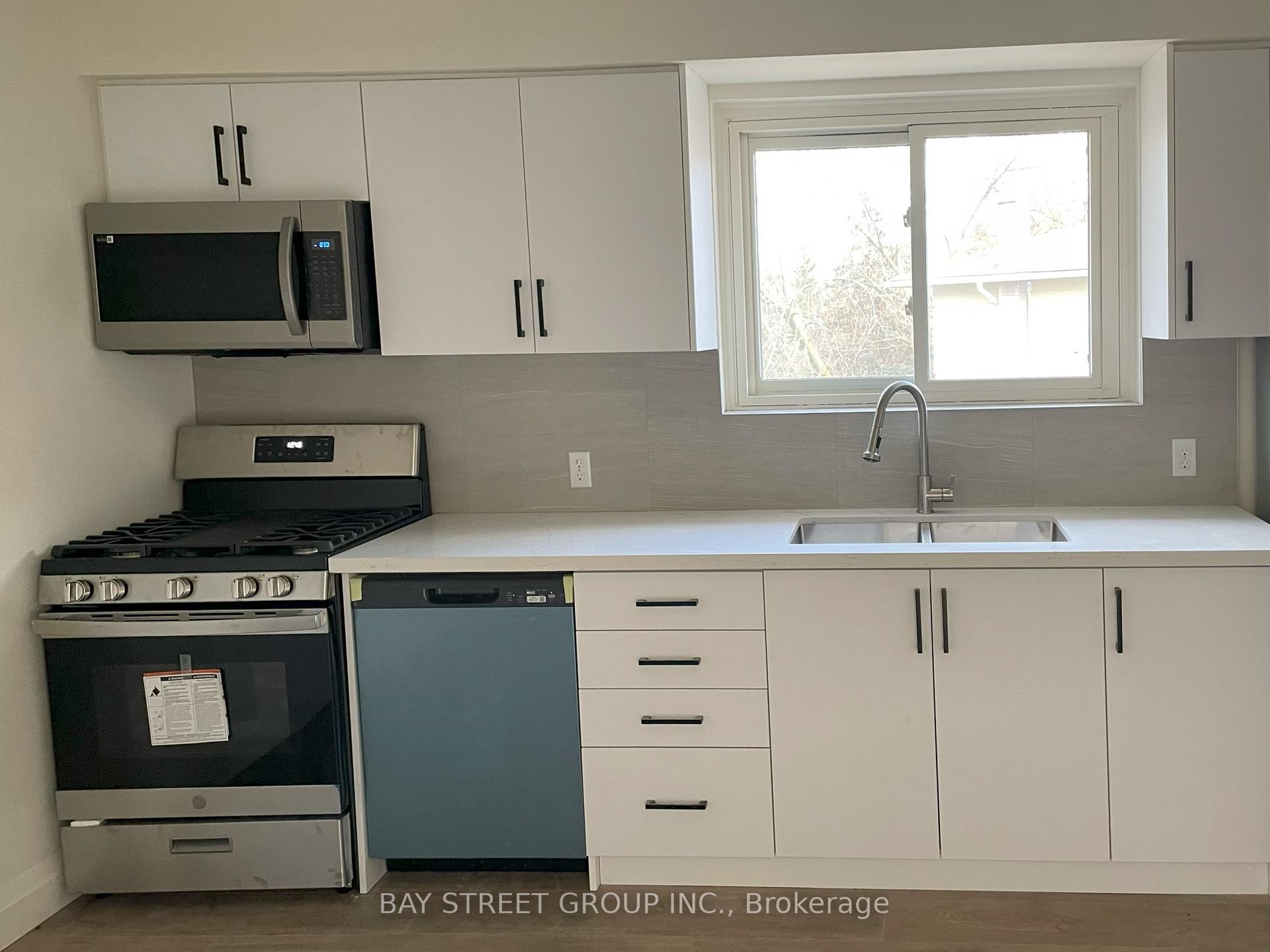 Photo 6 of Unit 3, 517 Harris Court, Whitby, Downtown Whitby — HOMEH