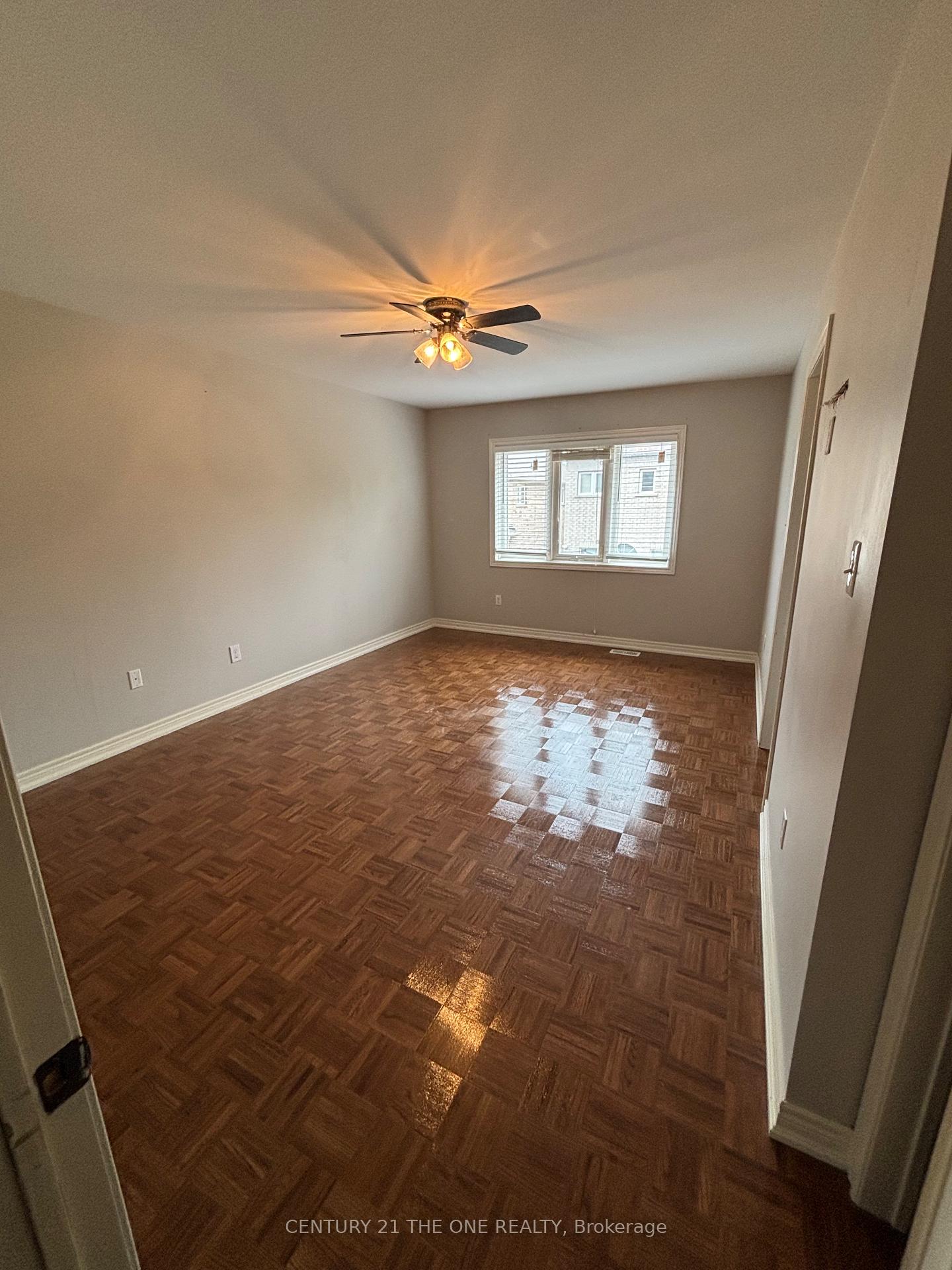 Photo 11 of 239 Venice Gate Drive, Vaughan, Vellore Village — HOMEH
