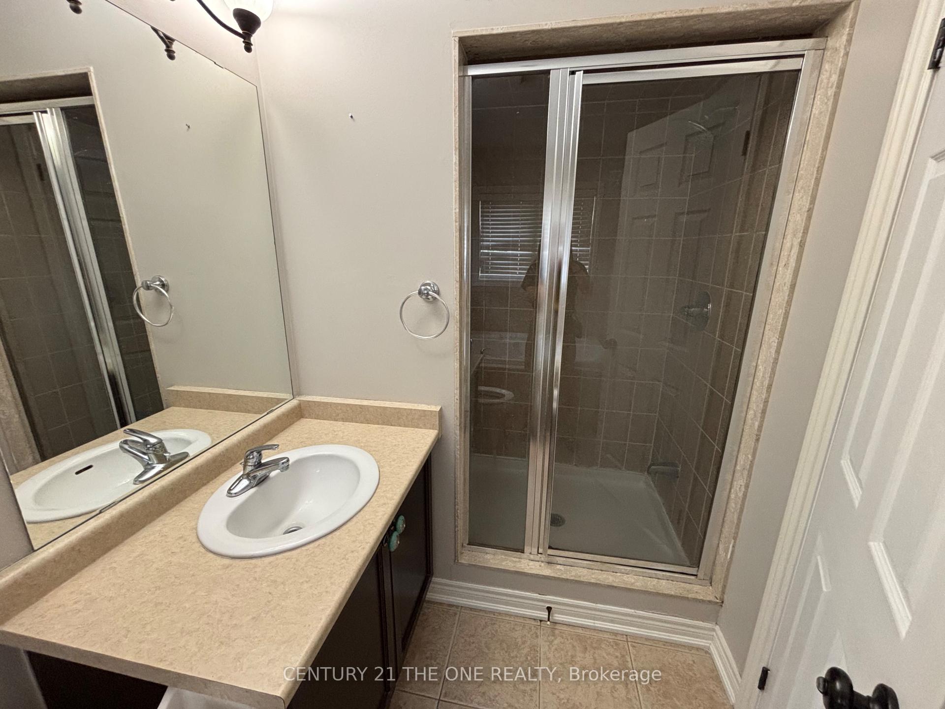Photo 14 of 239 Venice Gate Drive, Vaughan, Vellore Village — HOMEH