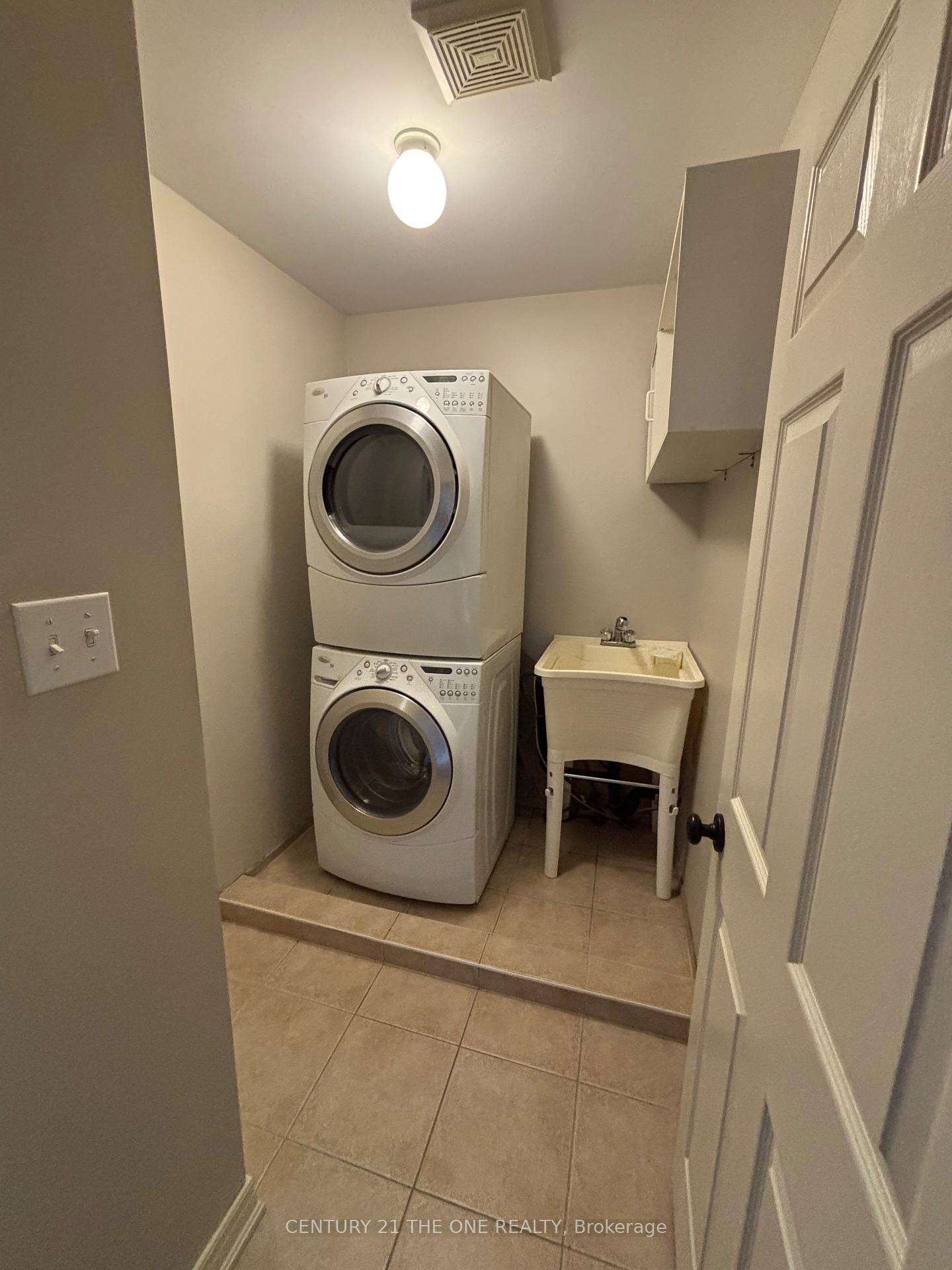 Photo 15 of 239 Venice Gate Drive, Vaughan, Vellore Village — HOMEH