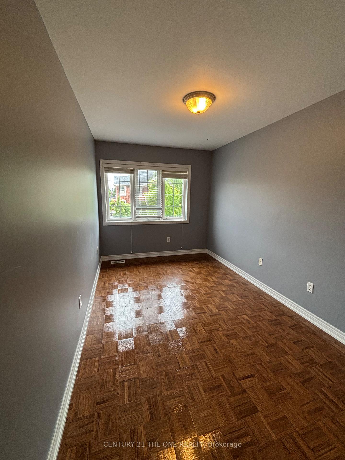 Photo 16 of 239 Venice Gate Drive, Vaughan, Vellore Village — HOMEH