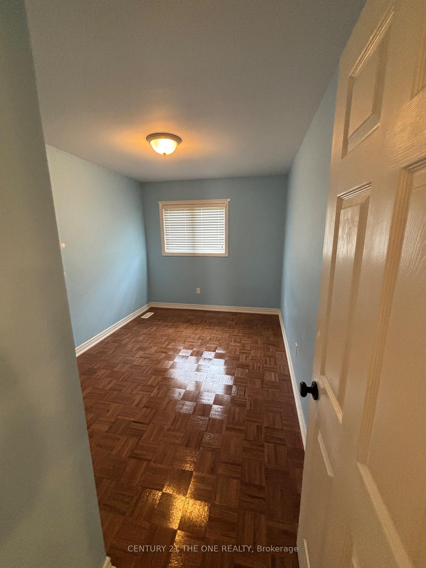 Photo 17 of 239 Venice Gate Drive, Vaughan, Vellore Village — HOMEH
