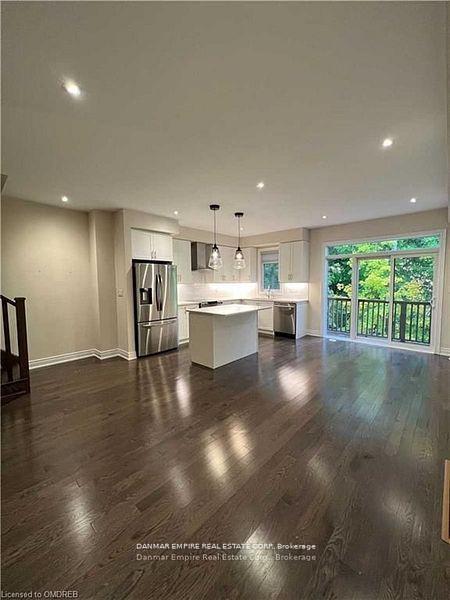 Photo 3 of 61 Hiawatha Court, Vaughan, Islington Woods — HOMEH
