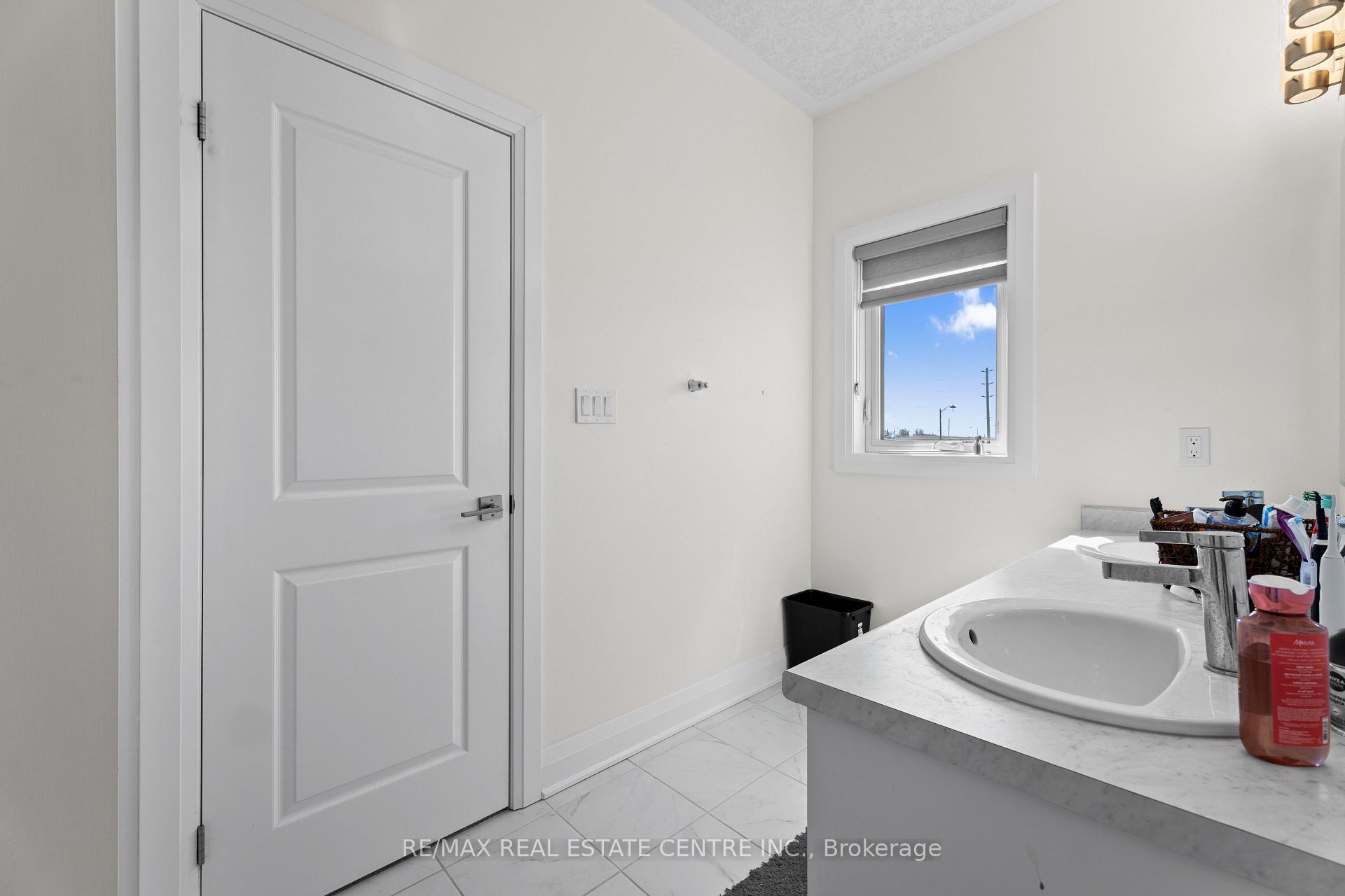 Photo 17 of 278 Raspberry Place, Waterloo — HOMEH