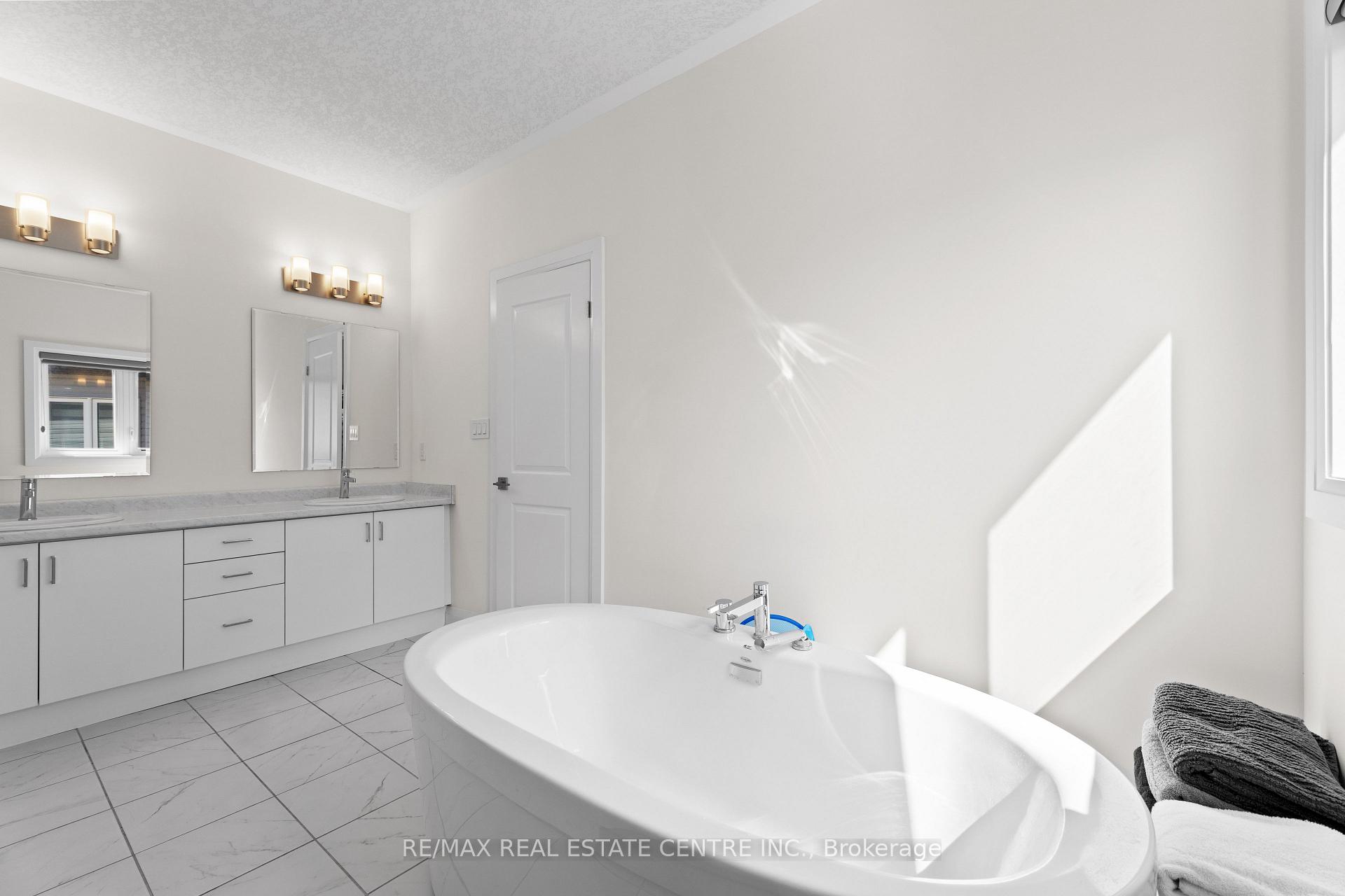 Photo 22 of 278 Raspberry Place, Waterloo — HOMEH