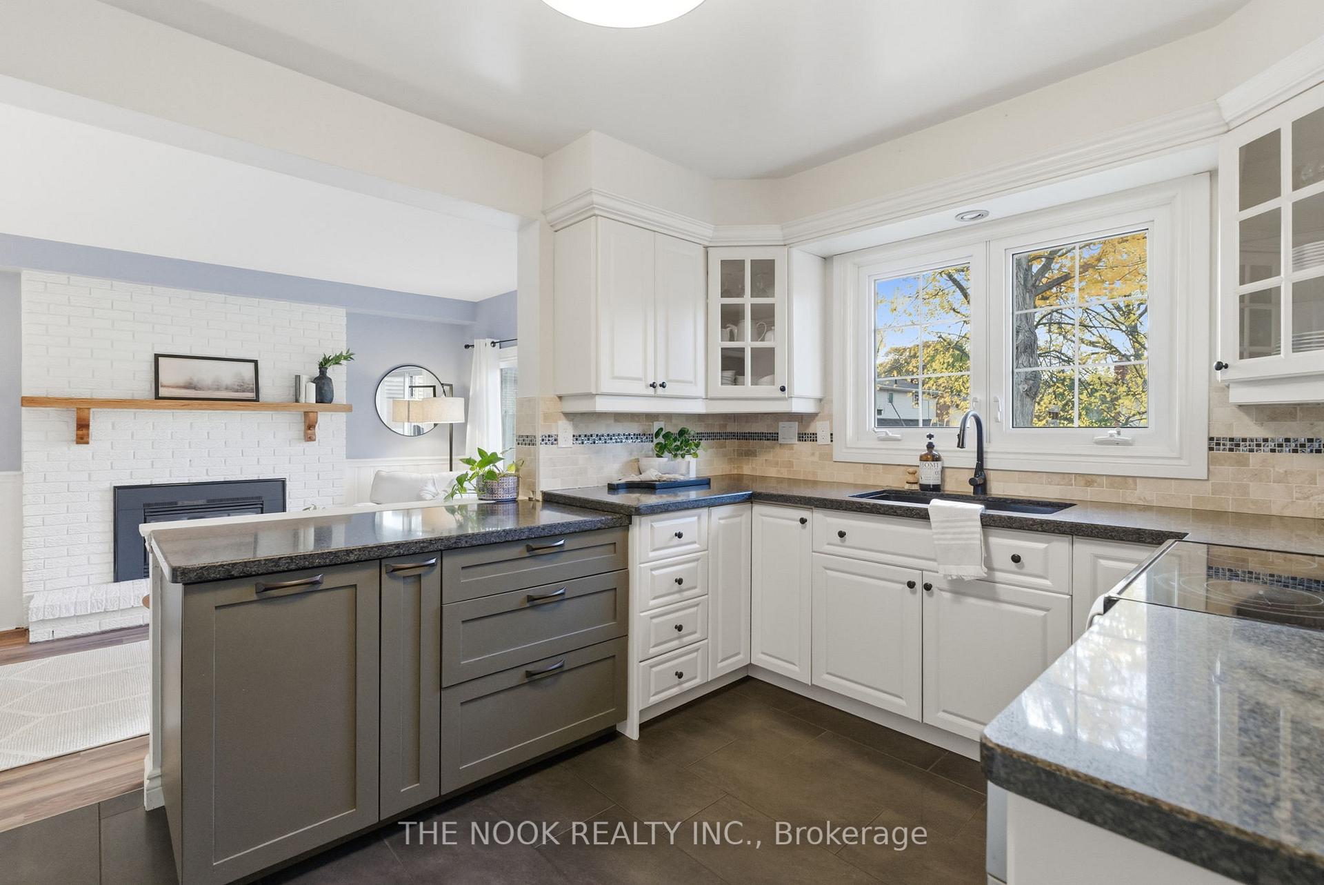 Photo 14 of 512 Athol Street, Whitby, Downtown Whitby — HOMEH
