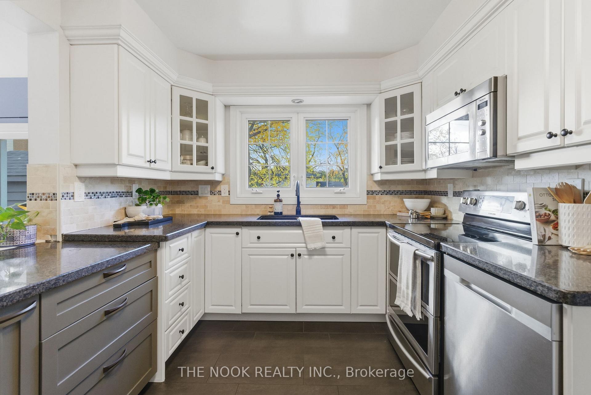 Photo 15 of 512 Athol Street, Whitby, Downtown Whitby — HOMEH