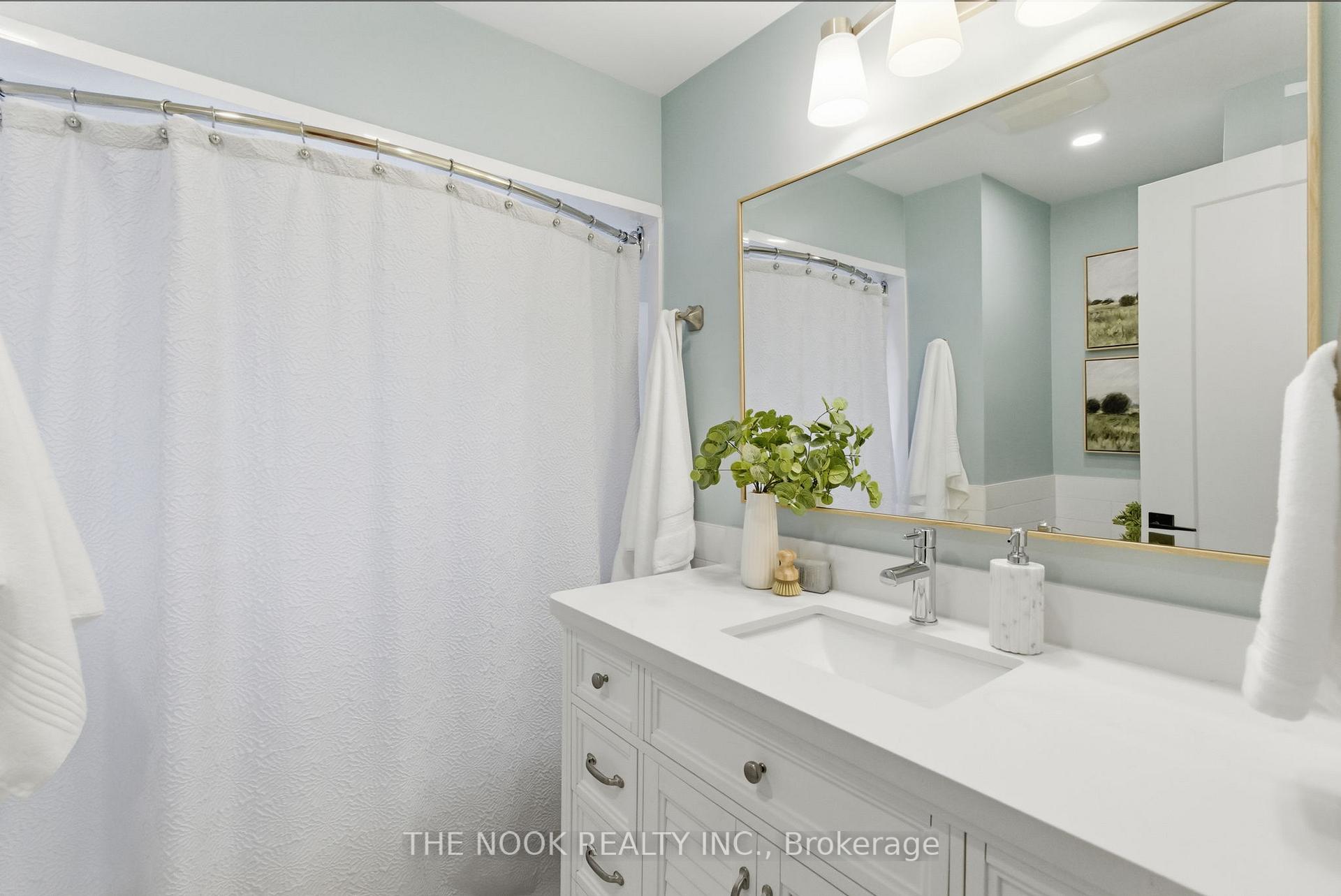 Photo 36 of 512 Athol Street, Whitby, Downtown Whitby — HOMEH
