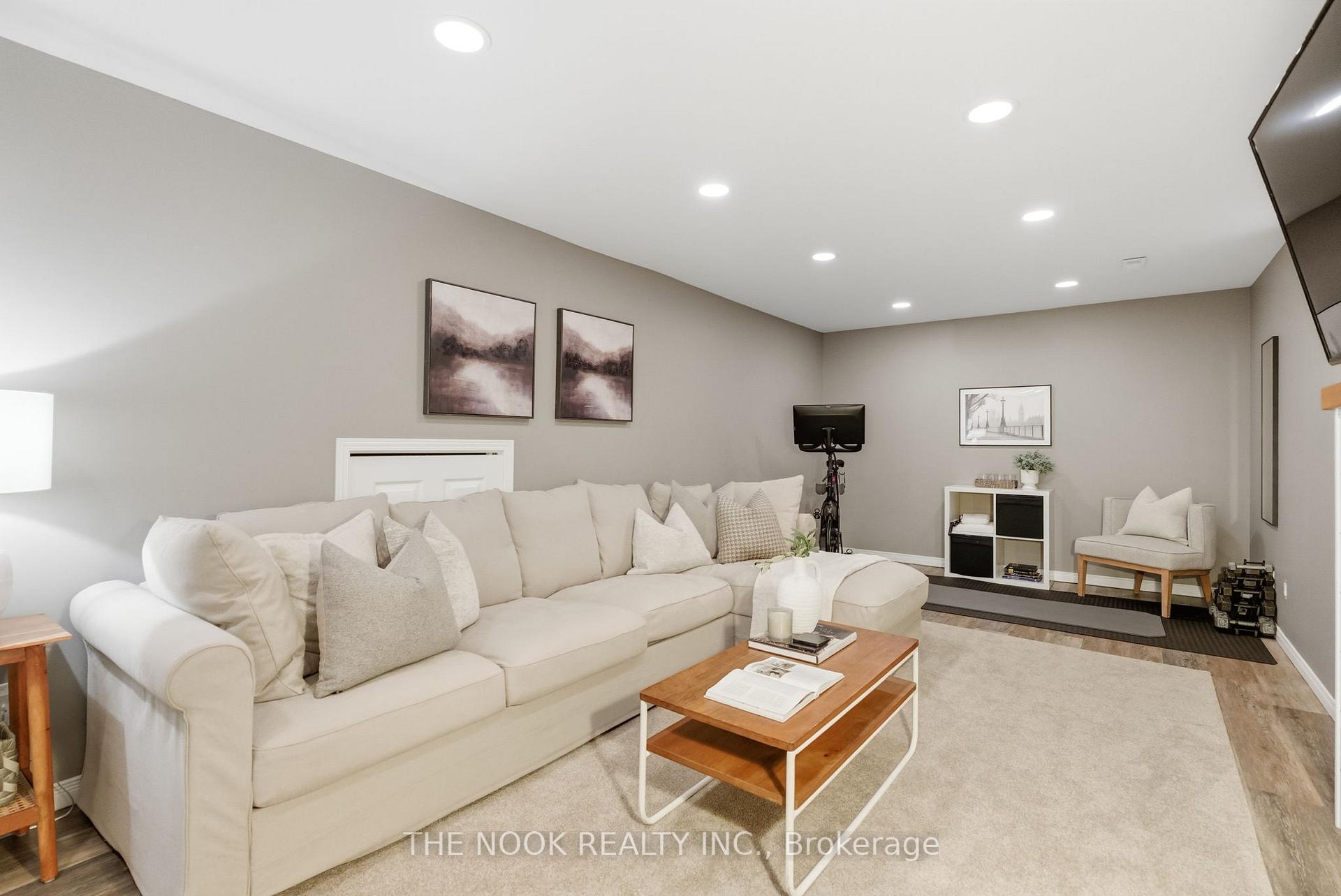 Photo 39 of 512 Athol Street, Whitby, Downtown Whitby — HOMEH