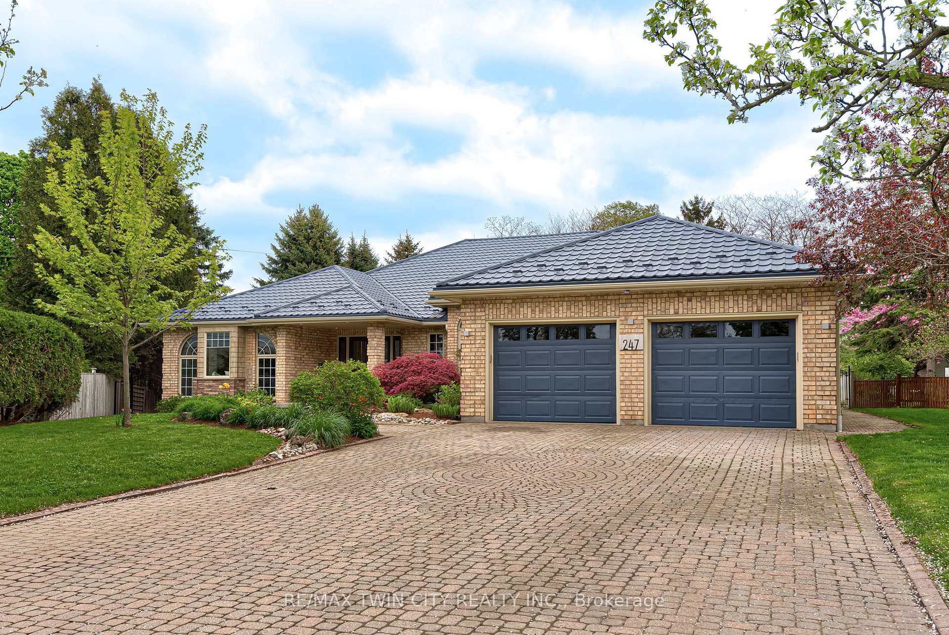 Photo 2 of 247 Montclair Place, Waterloo — HOMEH