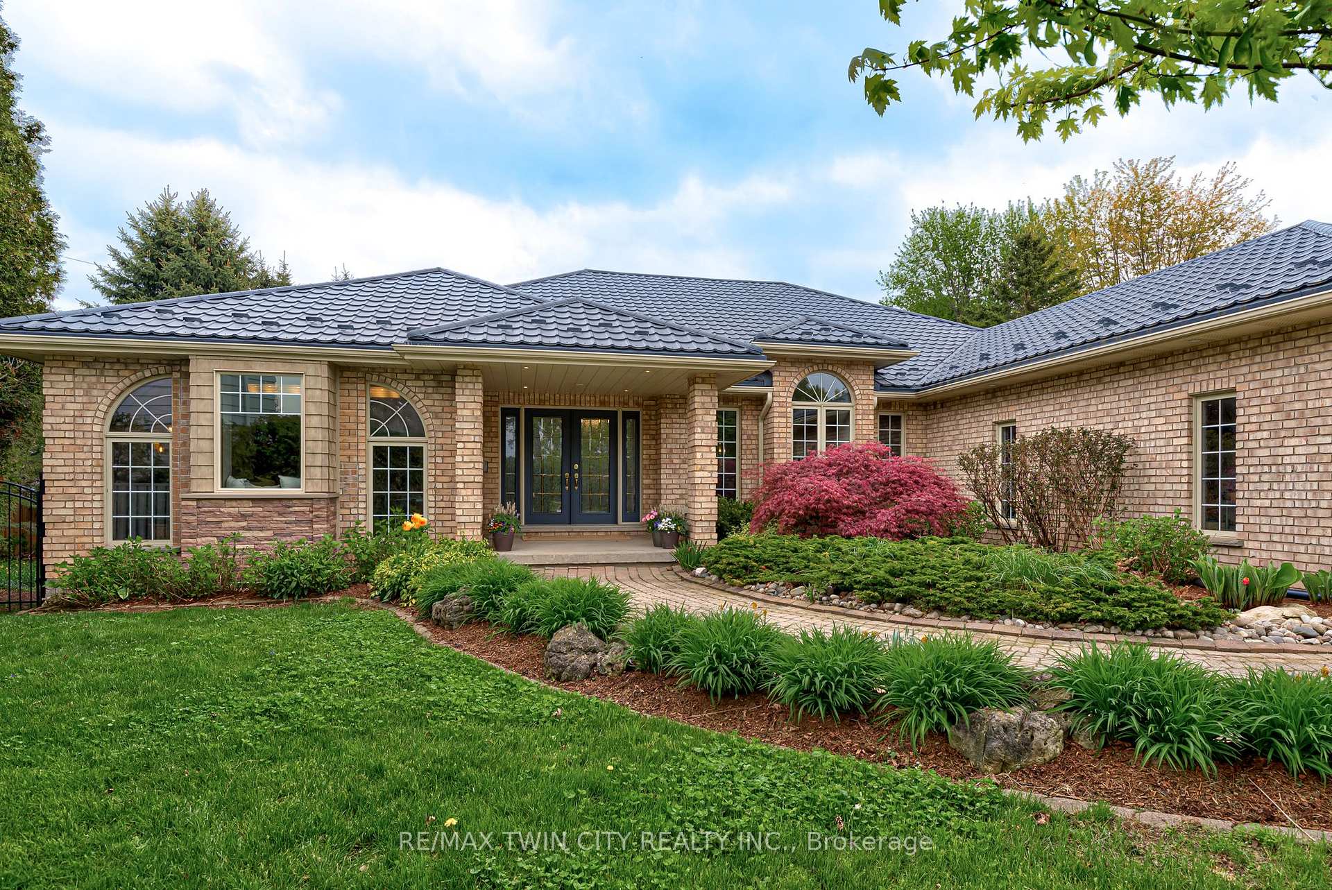Photo 3 of 247 Montclair Place, Waterloo — HOMEH
