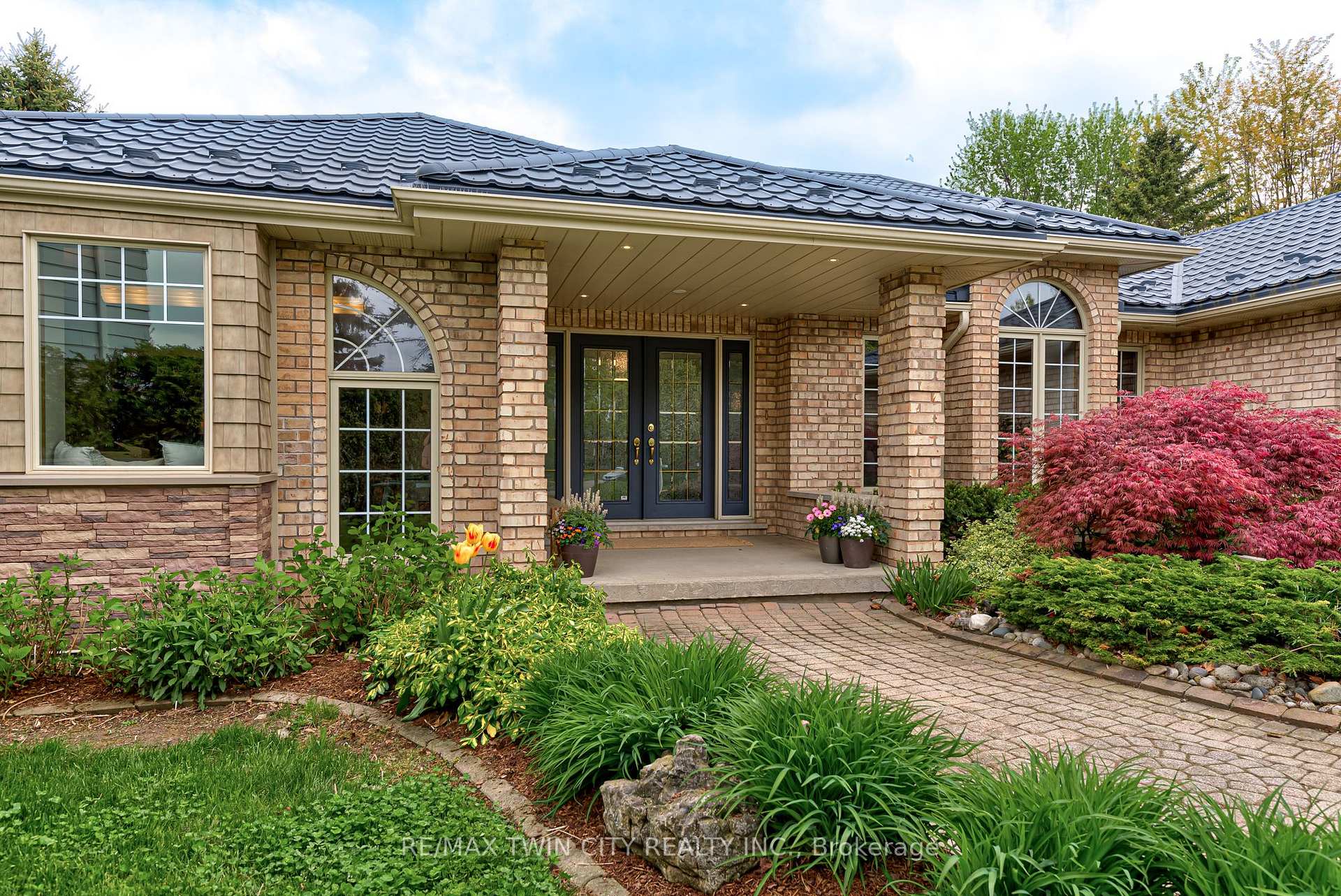Photo 5 of 247 Montclair Place, Waterloo — HOMEH