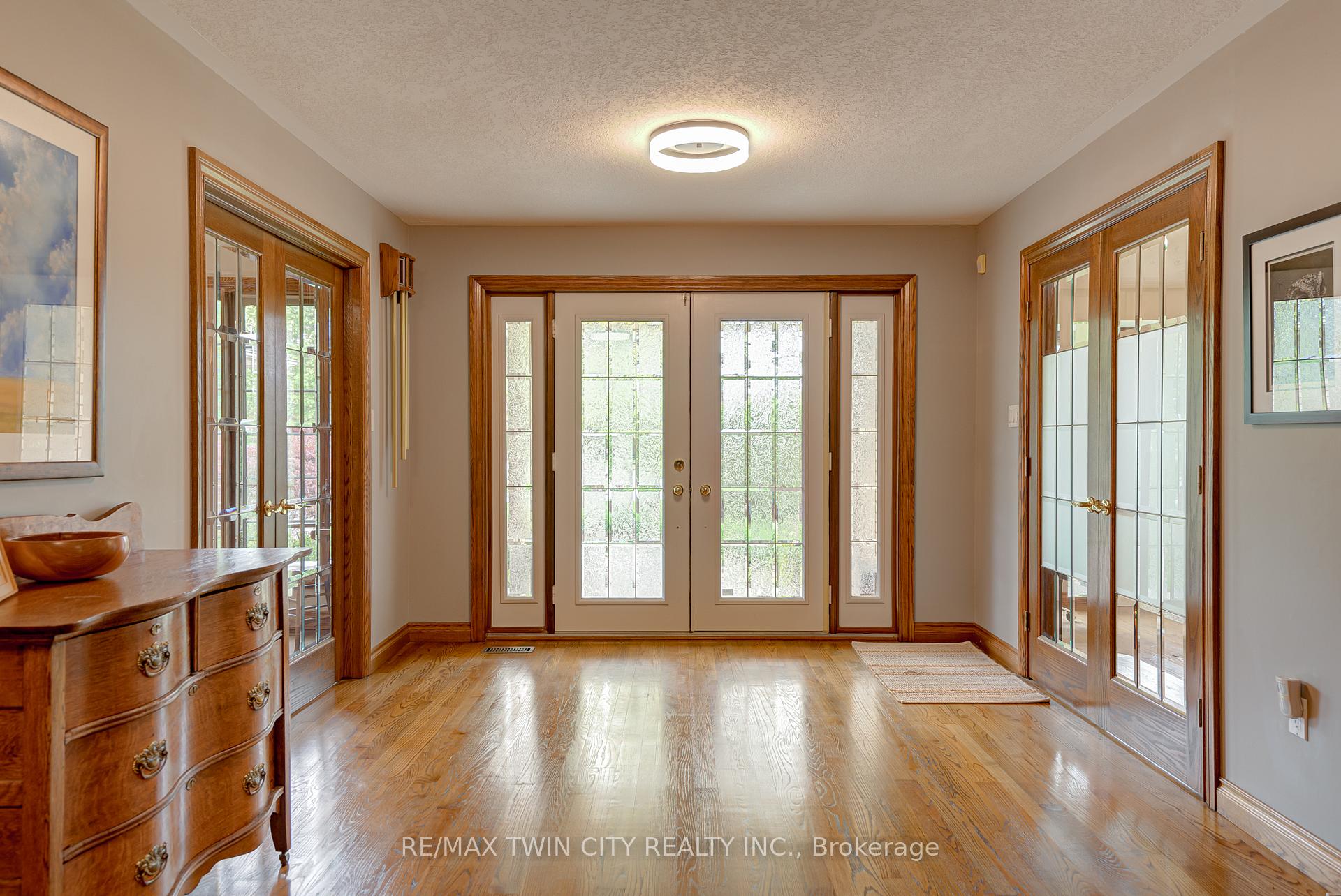 Photo 6 of 247 Montclair Place, Waterloo — HOMEH
