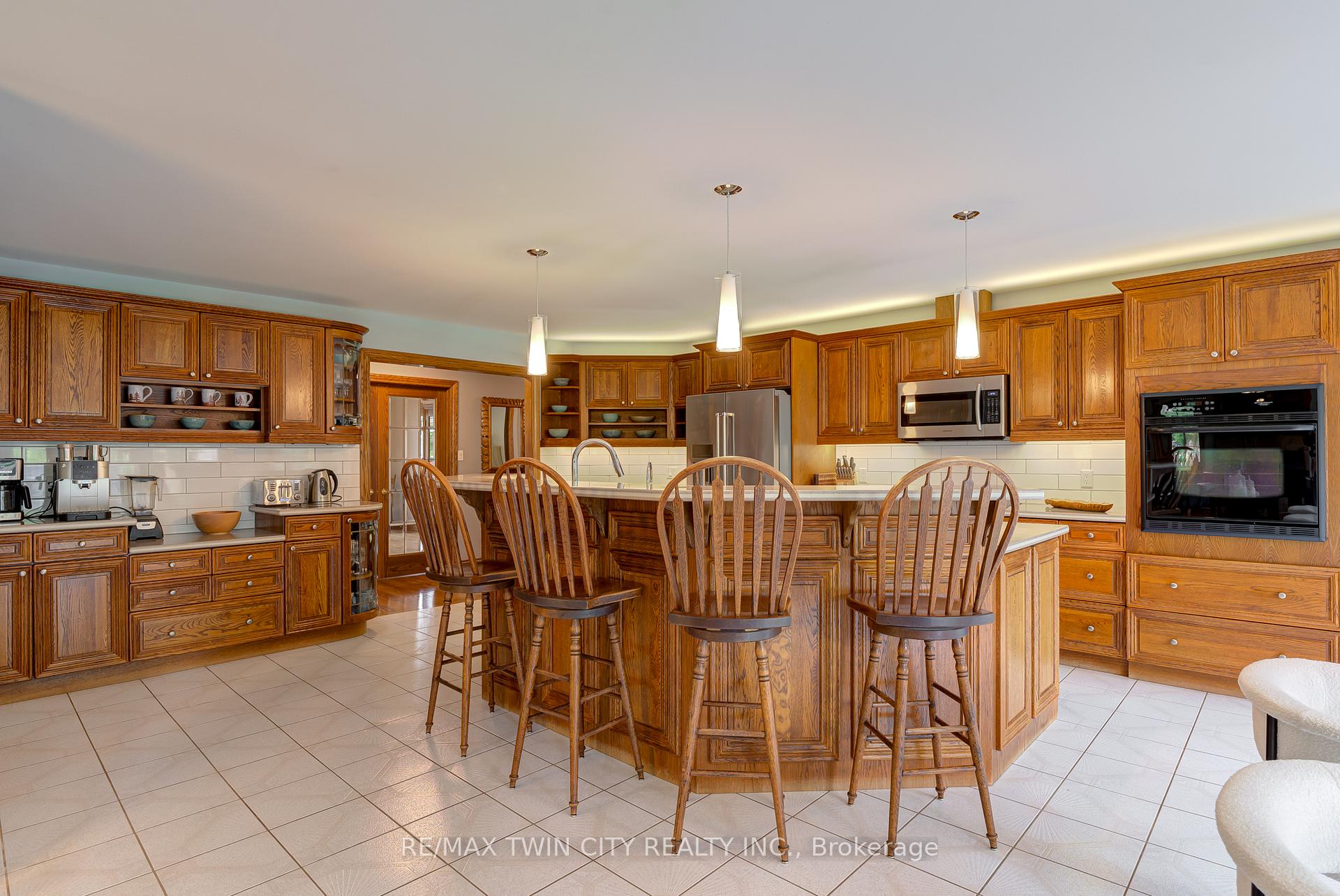 Photo 18 of 247 Montclair Place, Waterloo — HOMEH