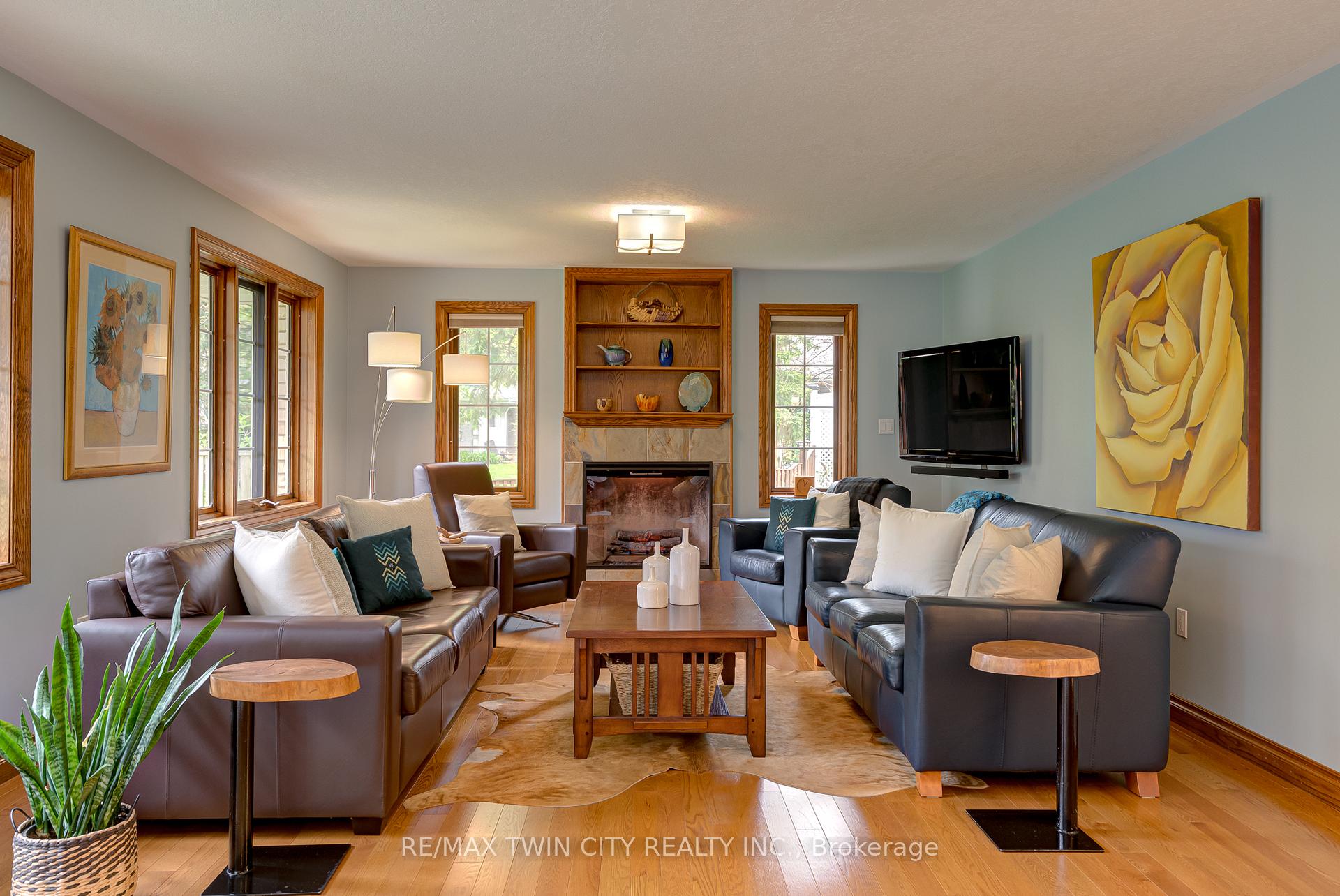 Photo 22 of 247 Montclair Place, Waterloo — HOMEH