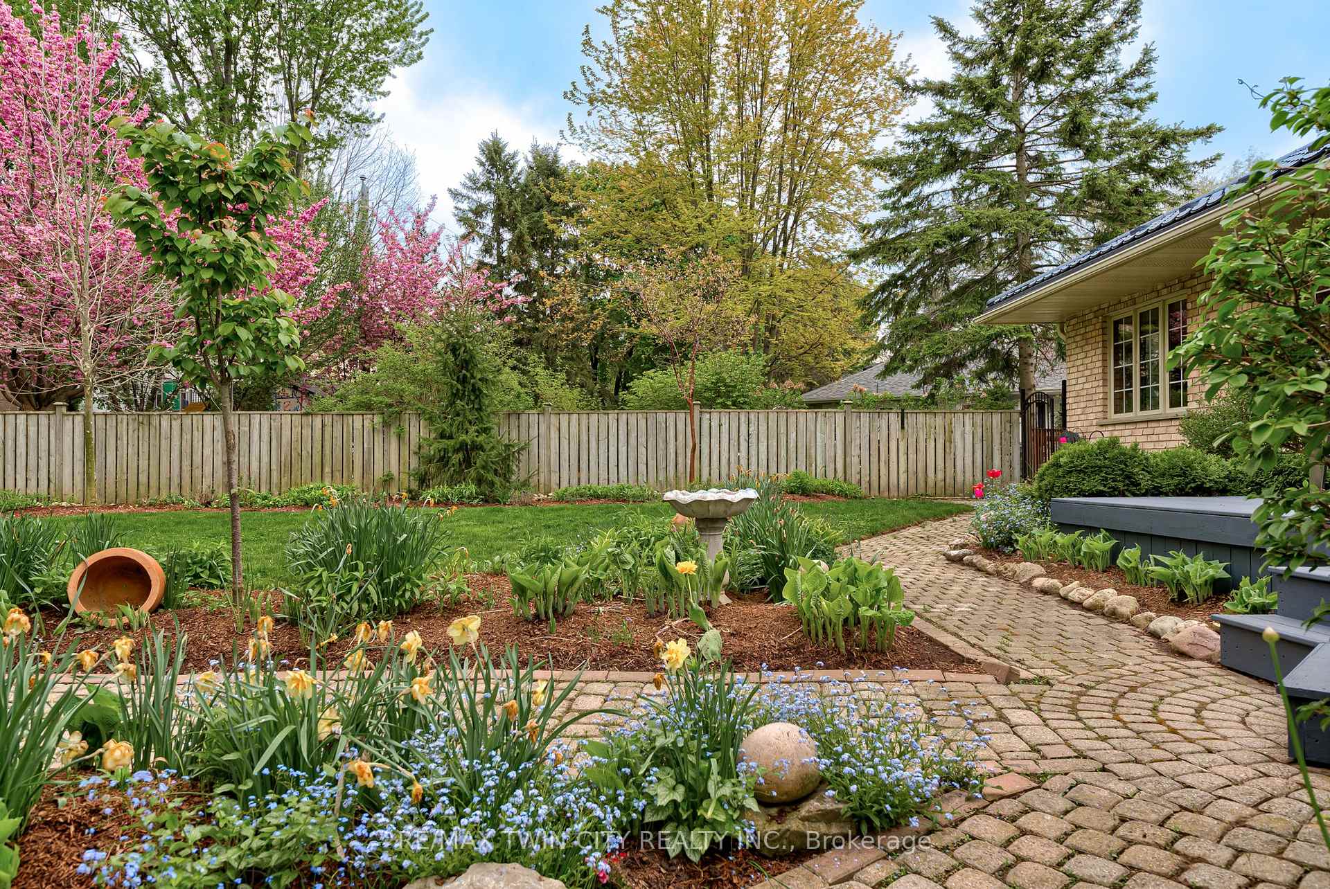 Photo 41 of 247 Montclair Place, Waterloo — HOMEH