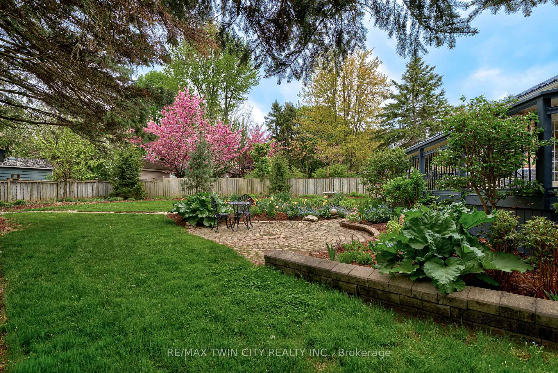 Photo 42 of 247 Montclair Place, Waterloo — HOMEH