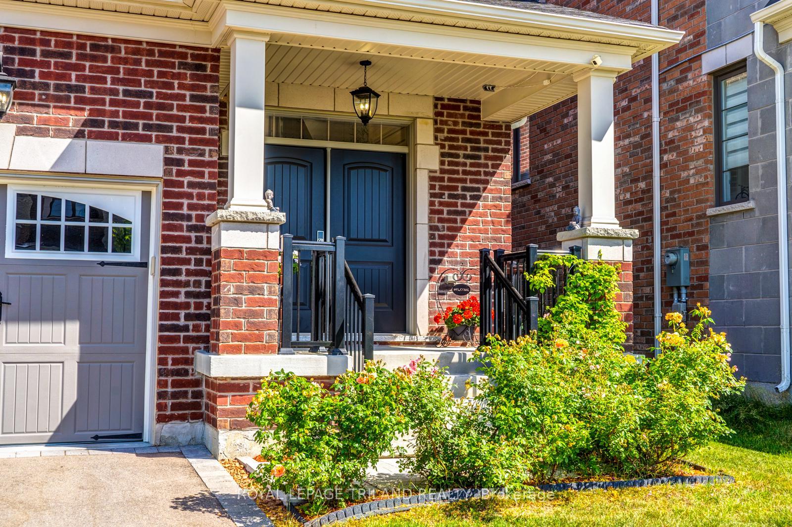 Photo 4 of 63 Ten Pines Road, Vaughan, Kleinburg — HOMEH