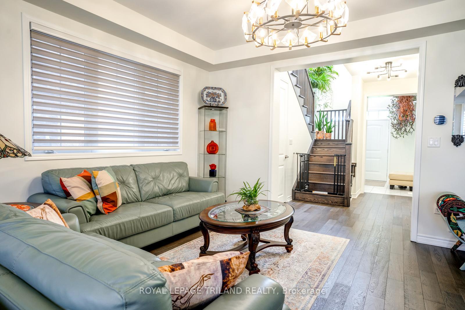 Photo 9 of 63 Ten Pines Road, Vaughan, Kleinburg — HOMEH