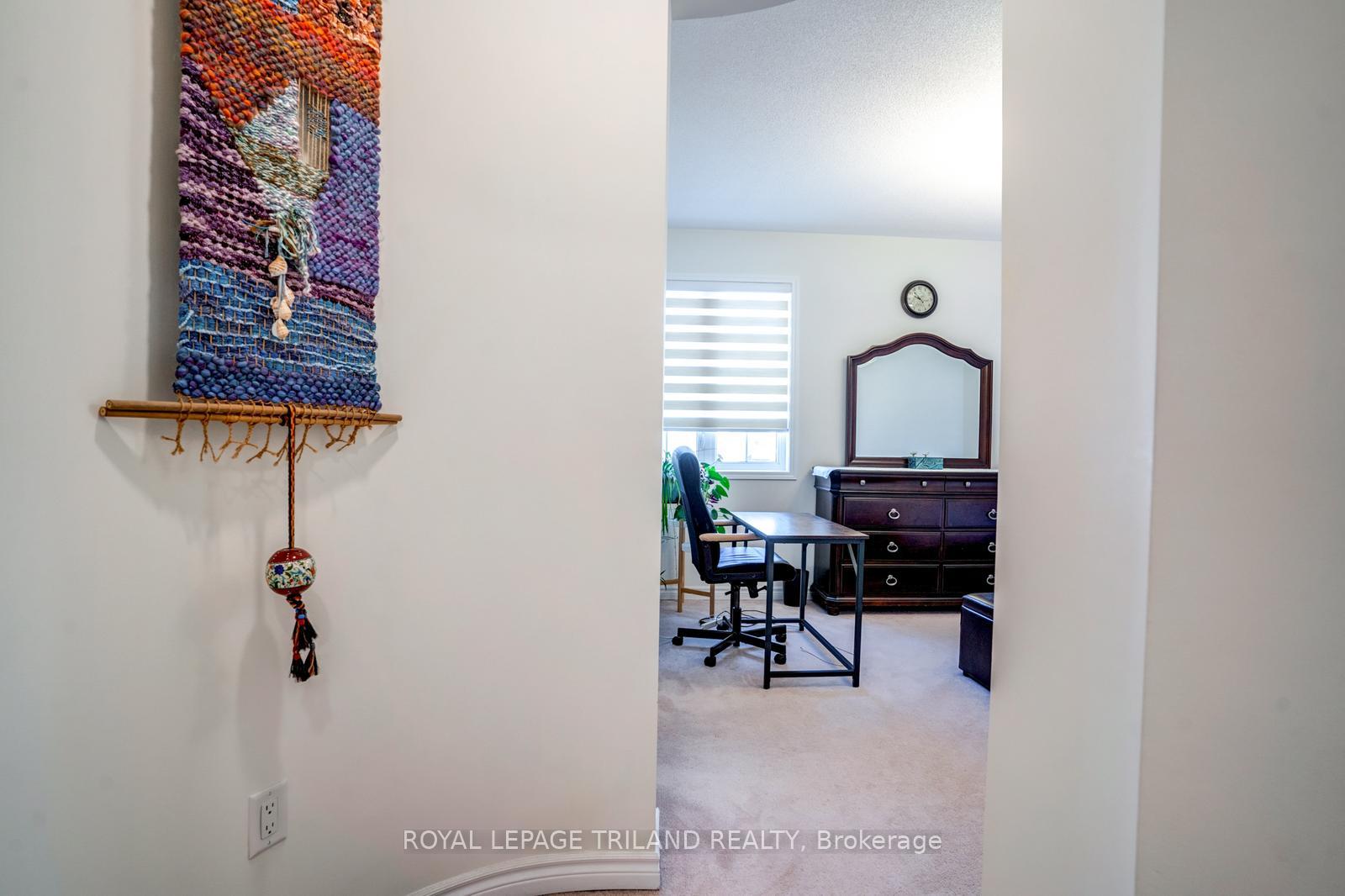 Photo 24 of 63 Ten Pines Road, Vaughan, Kleinburg — HOMEH