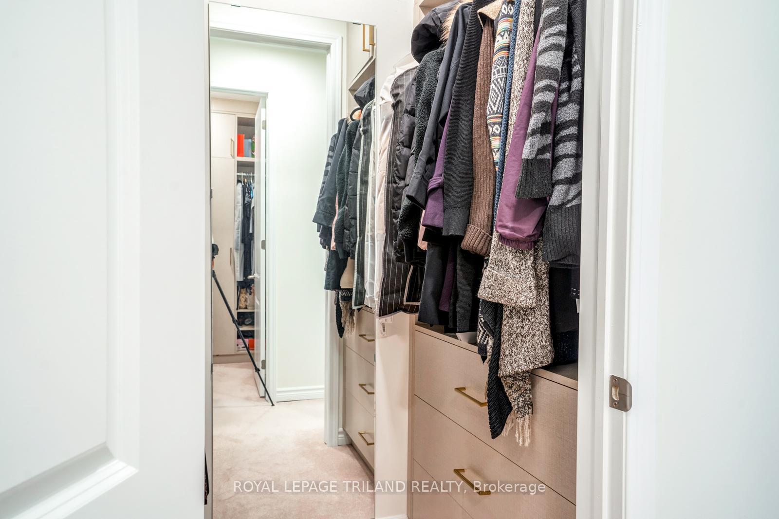 Photo 30 of 63 Ten Pines Road, Vaughan, Kleinburg — HOMEH
