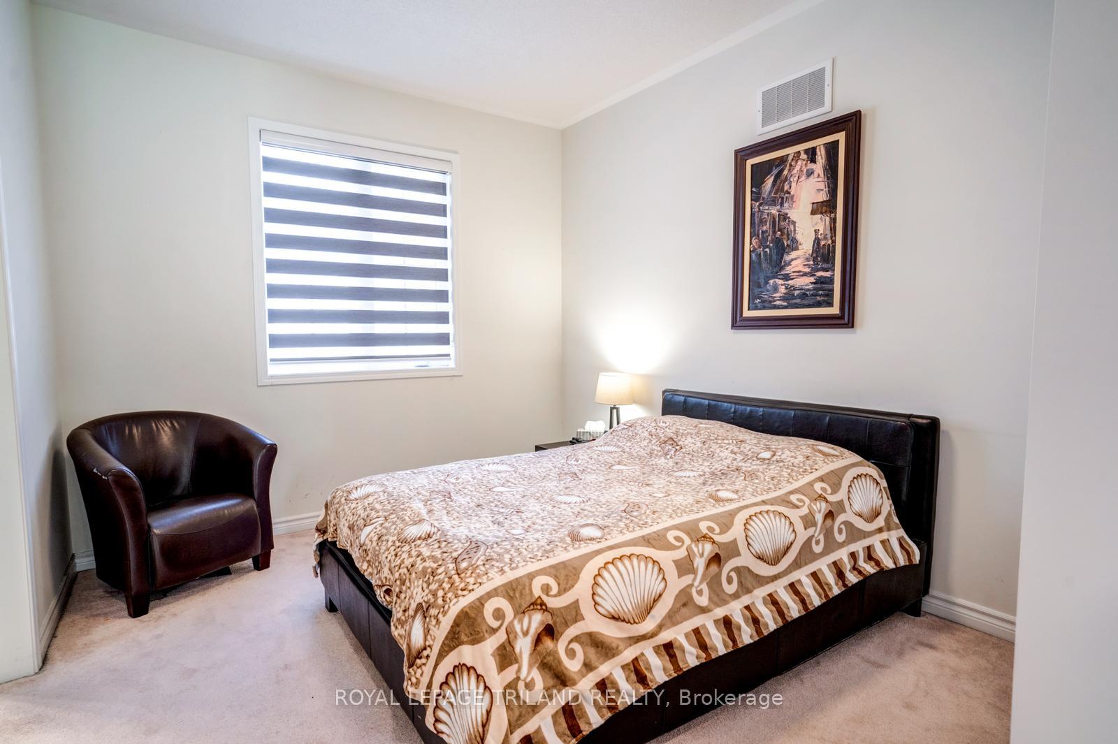 Photo 32 of 63 Ten Pines Road, Vaughan, Kleinburg — HOMEH