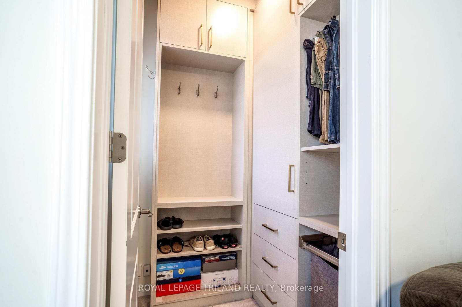 Photo 36 of 63 Ten Pines Road, Vaughan, Kleinburg — HOMEH