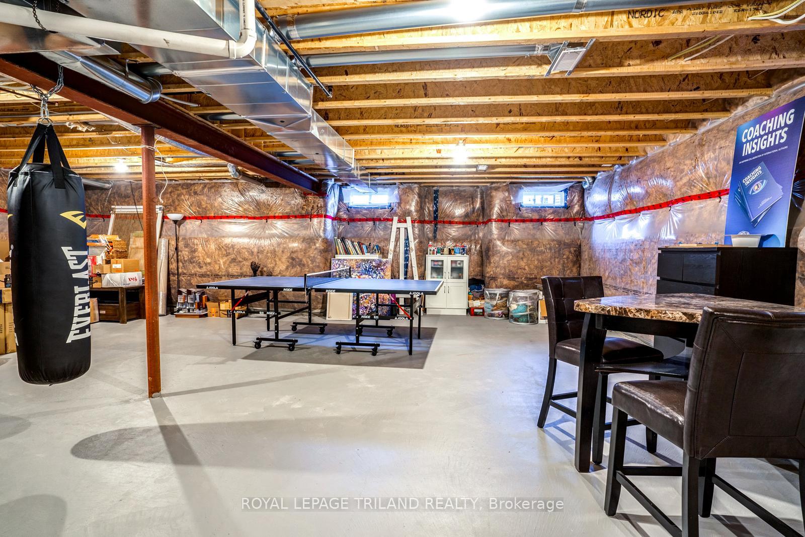 Photo 40 of 63 Ten Pines Road, Vaughan, Kleinburg — HOMEH