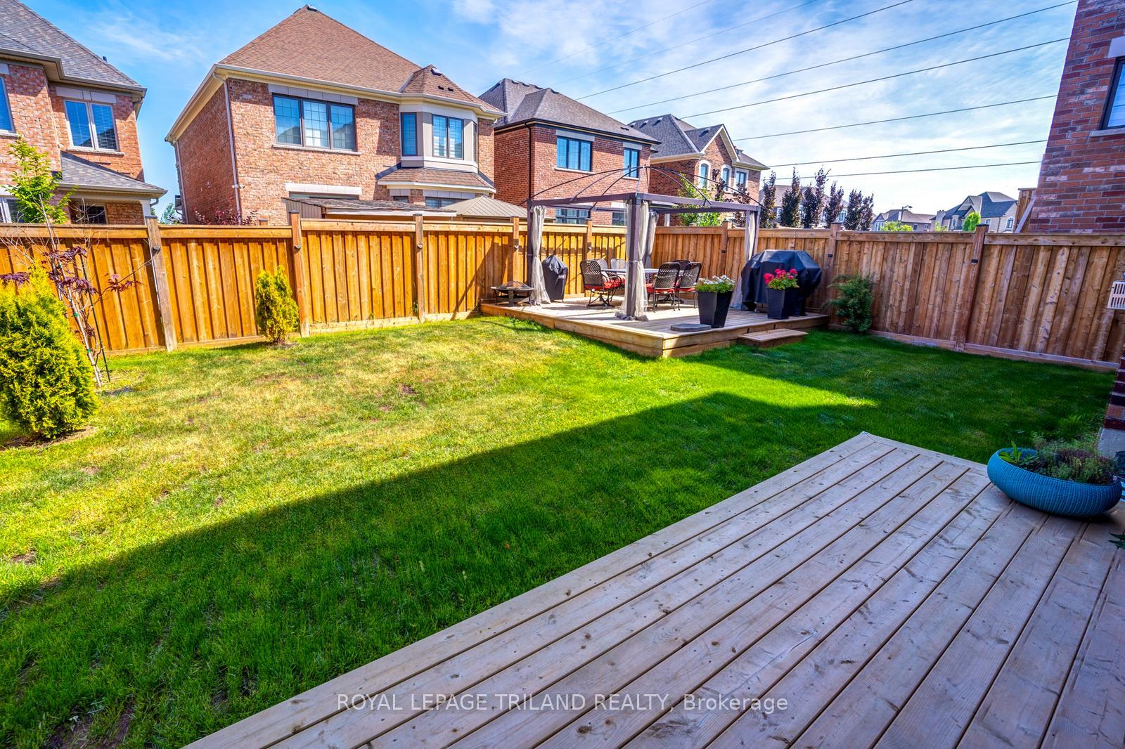 Photo 41 of 63 Ten Pines Road, Vaughan, Kleinburg — HOMEH
