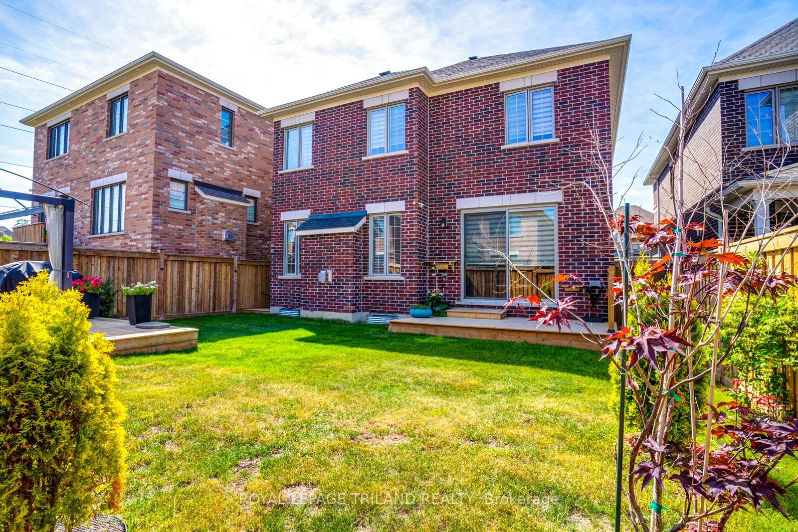 Photo 42 of 63 Ten Pines Road, Vaughan, Kleinburg — HOMEH