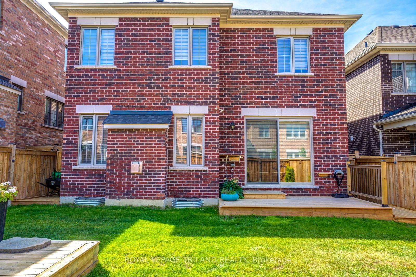 Photo 43 of 63 Ten Pines Road, Vaughan, Kleinburg — HOMEH