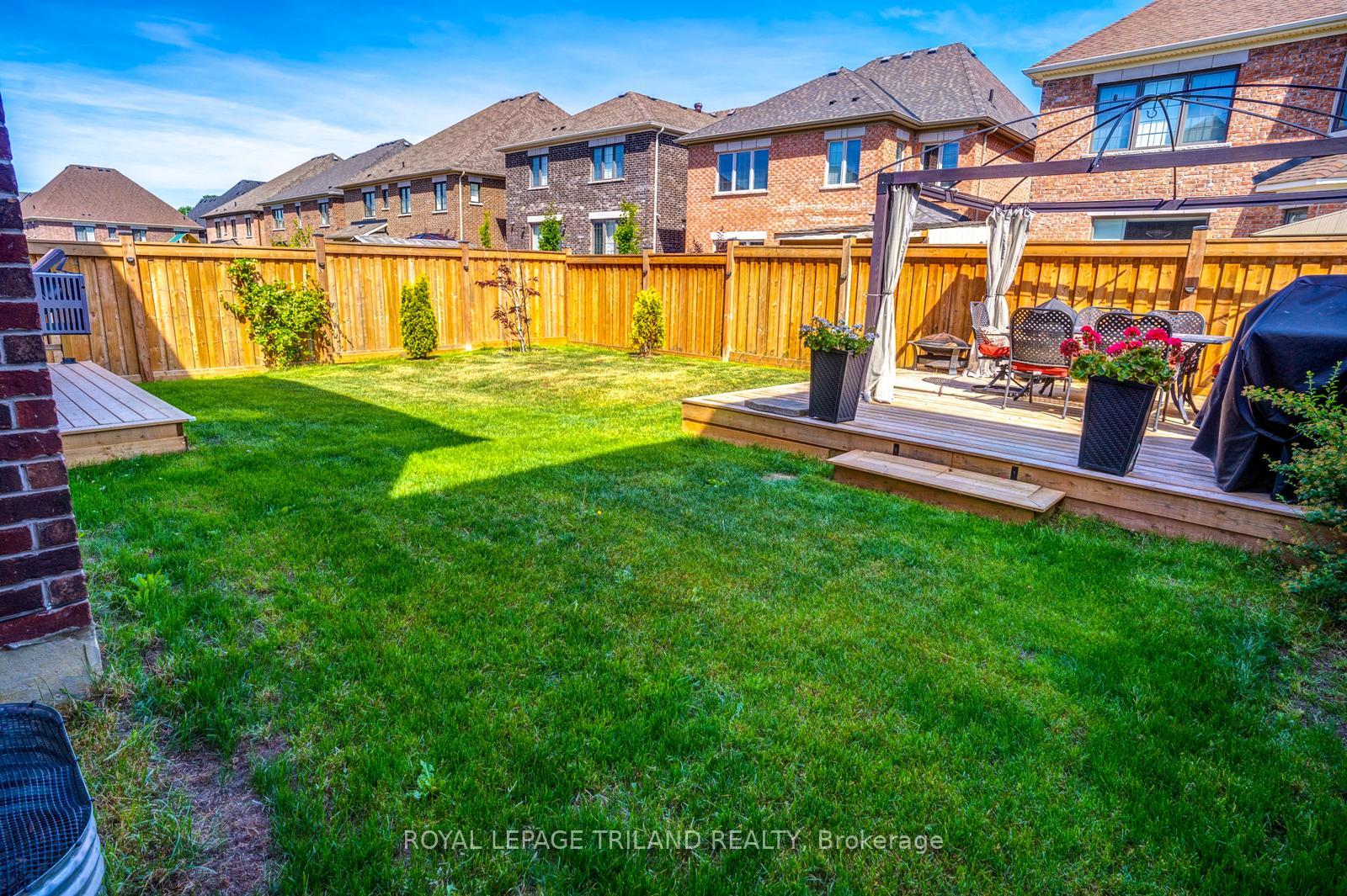 Photo 46 of 63 Ten Pines Road, Vaughan, Kleinburg — HOMEH