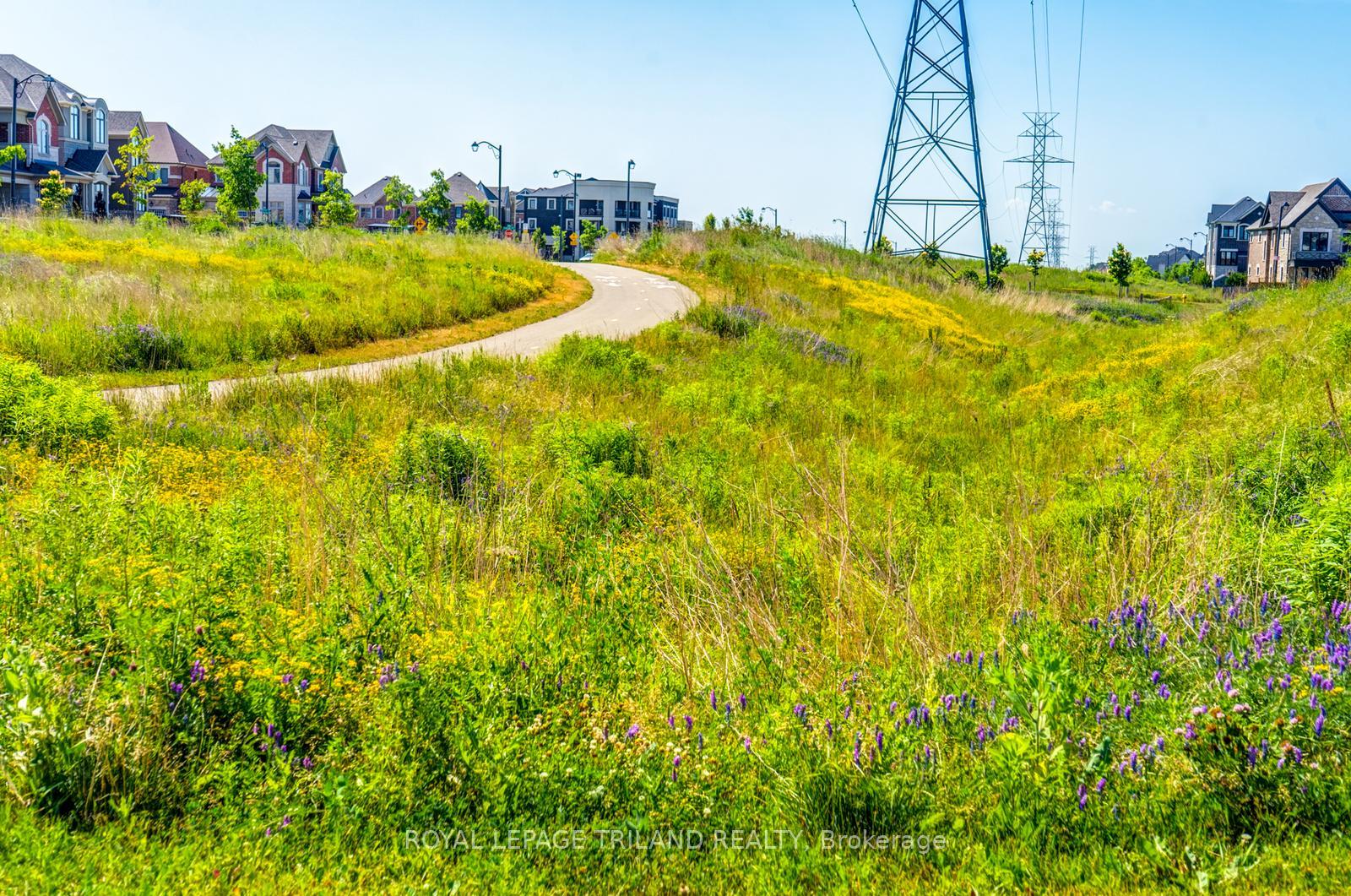 Photo 47 of 63 Ten Pines Road, Vaughan, Kleinburg — HOMEH