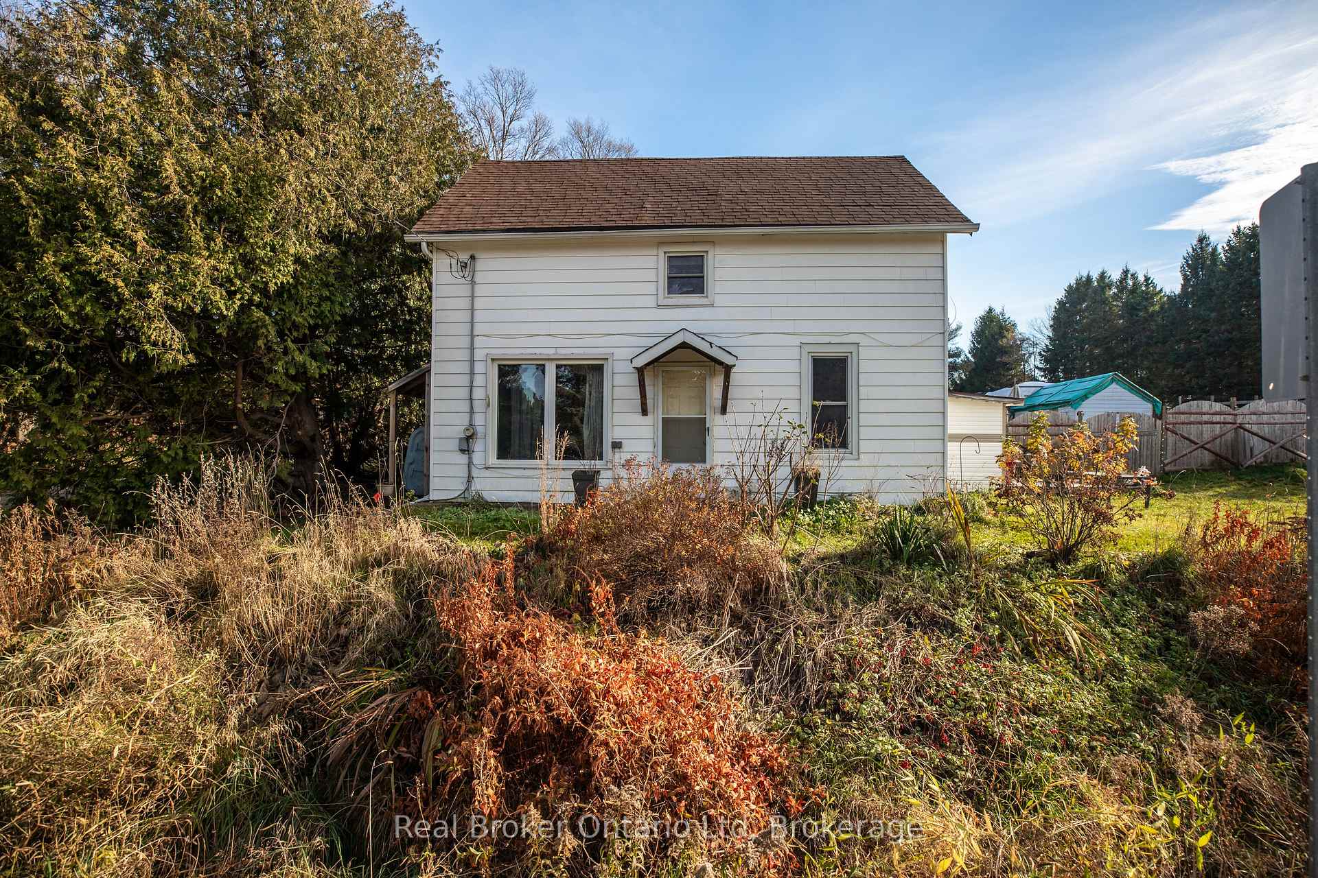 Front of 500218 Grey Road 12
