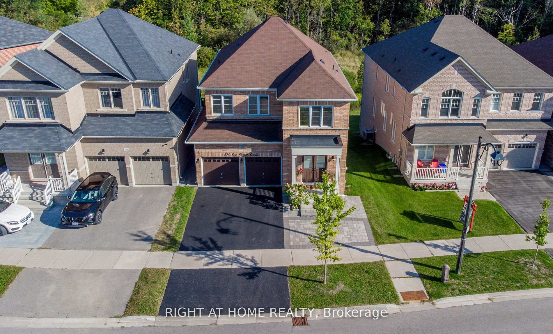 Photo 5 of 101 Roy Harper Avenue, Aurora, Rural Aurora — HOMEH
