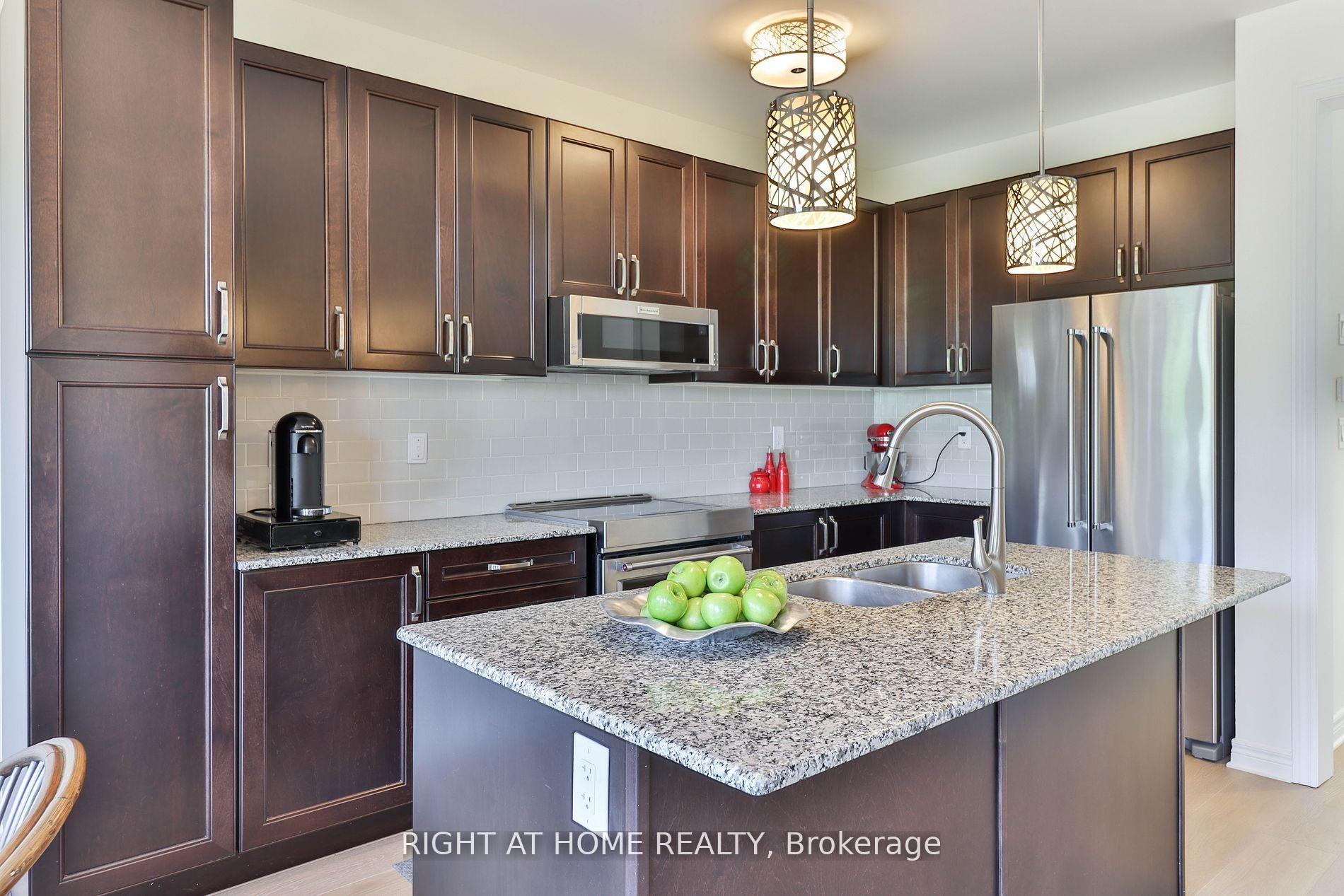 Photo 14 of 101 Roy Harper Avenue, Aurora, Rural Aurora — HOMEH