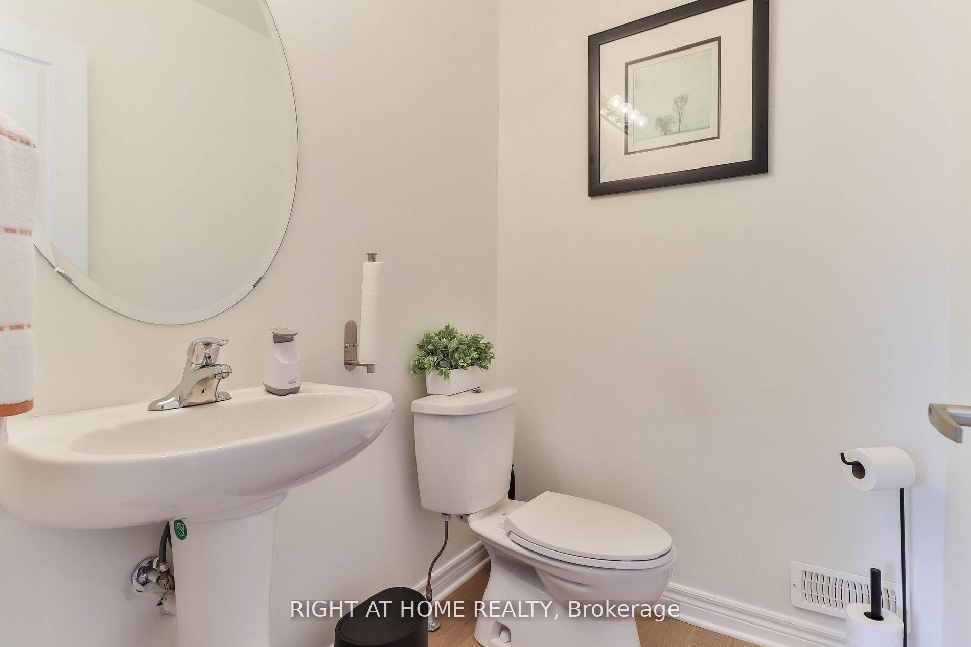 Photo 15 of 101 Roy Harper Avenue, Aurora, Rural Aurora — HOMEH