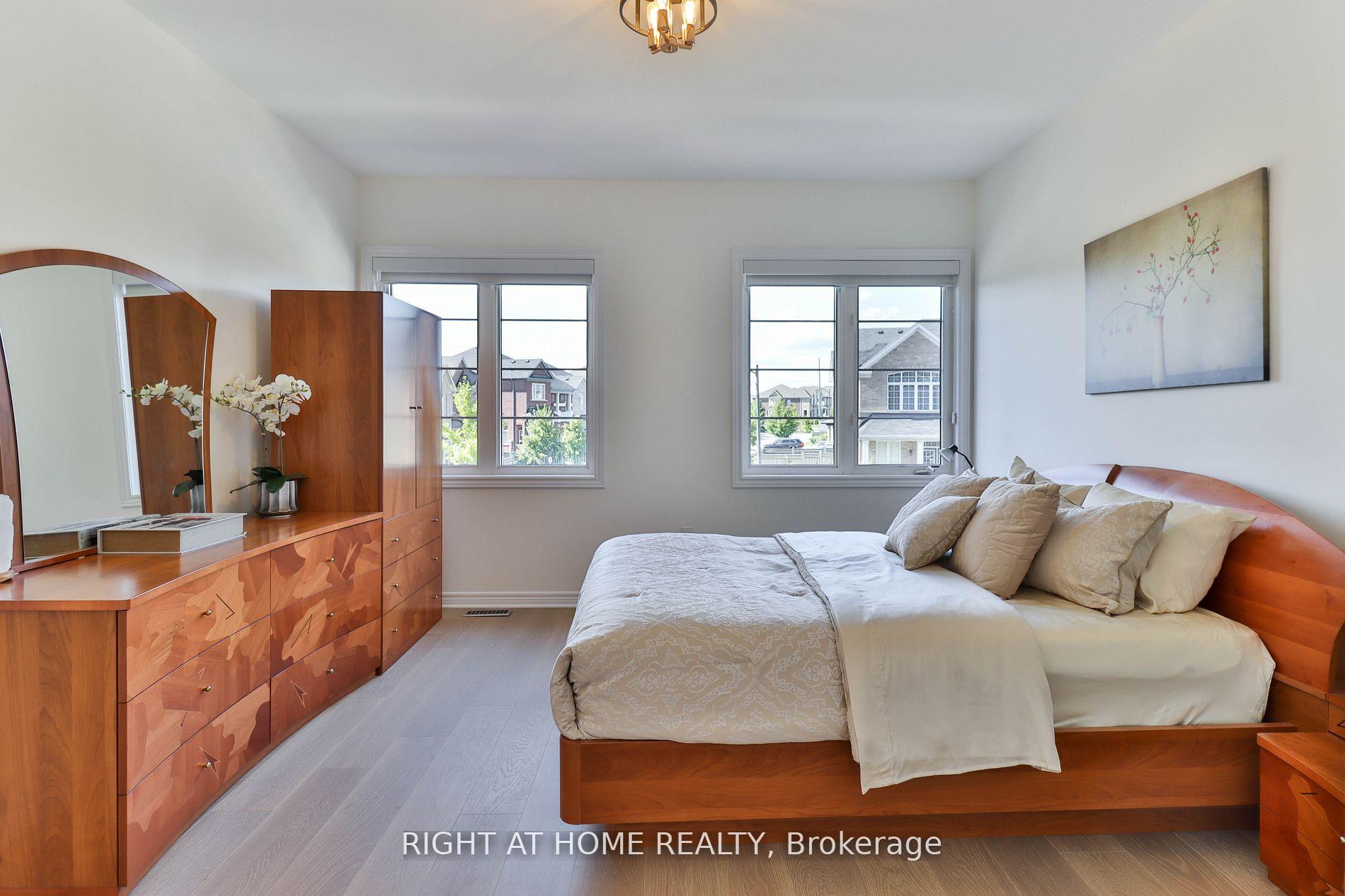 Photo 24 of 101 Roy Harper Avenue, Aurora, Rural Aurora — HOMEH