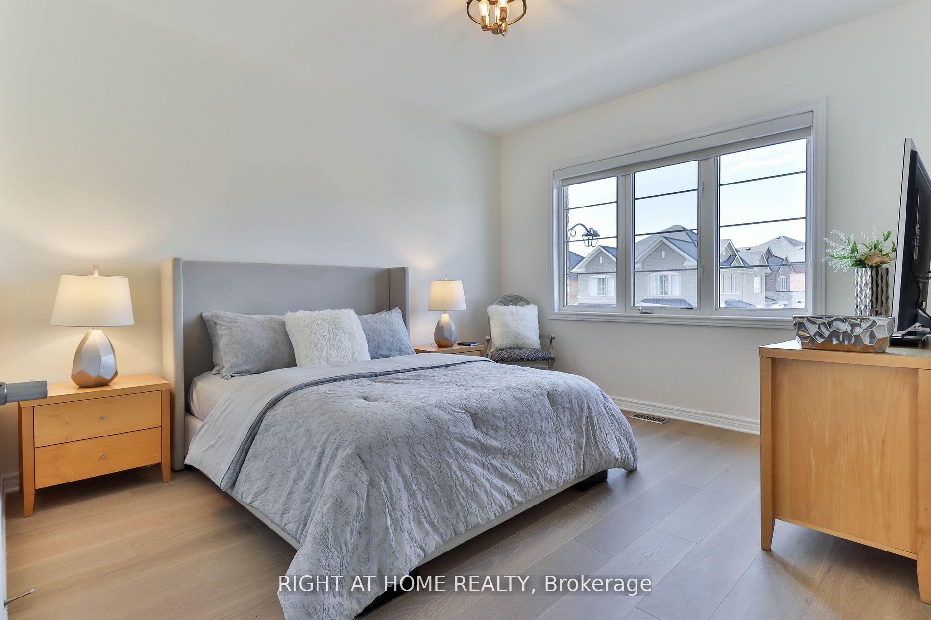 Photo 35 of 101 Roy Harper Avenue, Aurora, Rural Aurora — HOMEH