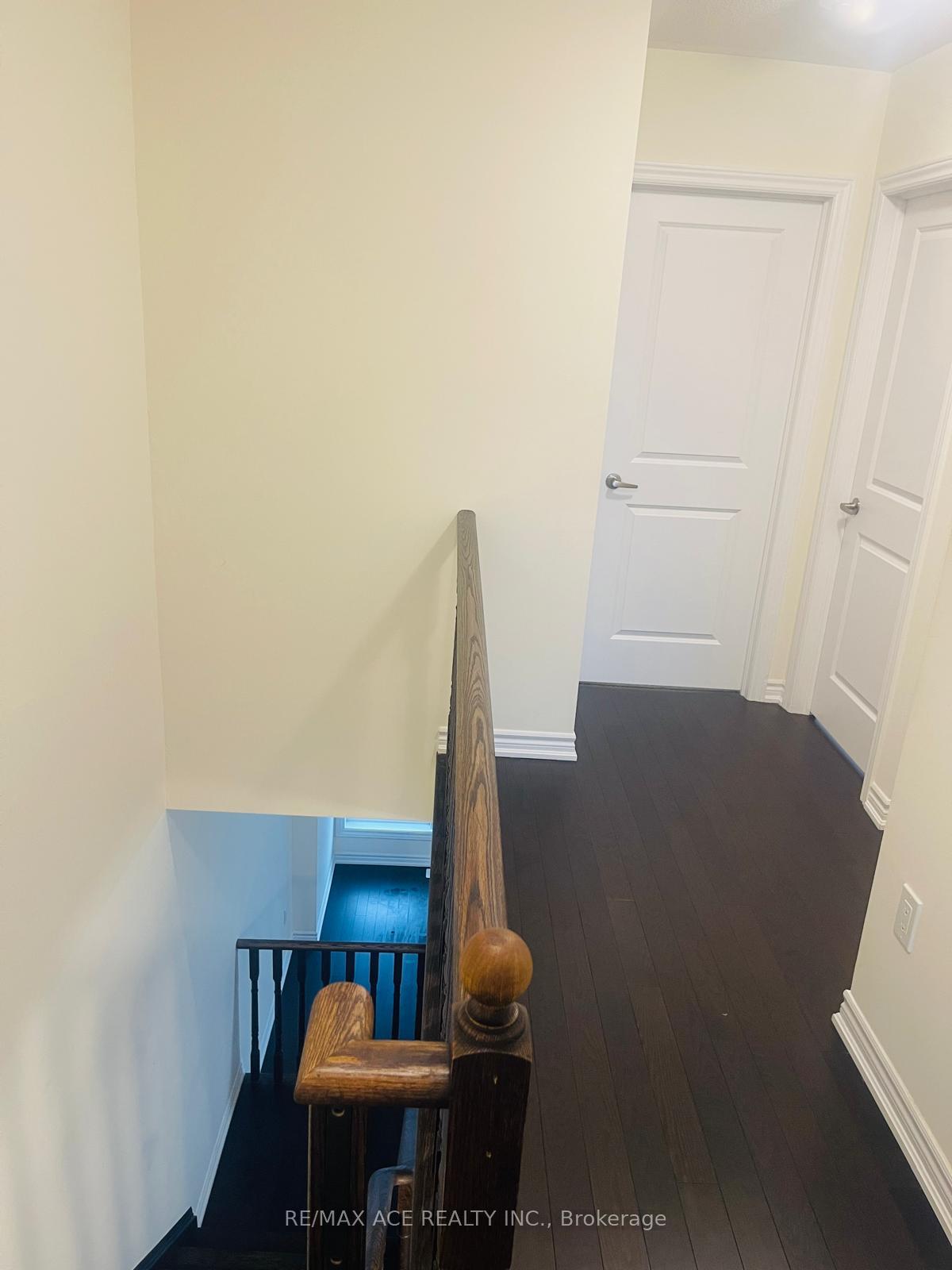Photo 15 of 39 Lake Trail Way, Whitby, Brooklin — HOMEH