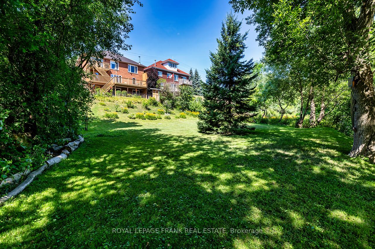 Photo 12 of 65 Garden Street, Whitby, Downtown Whitby — HOMEH