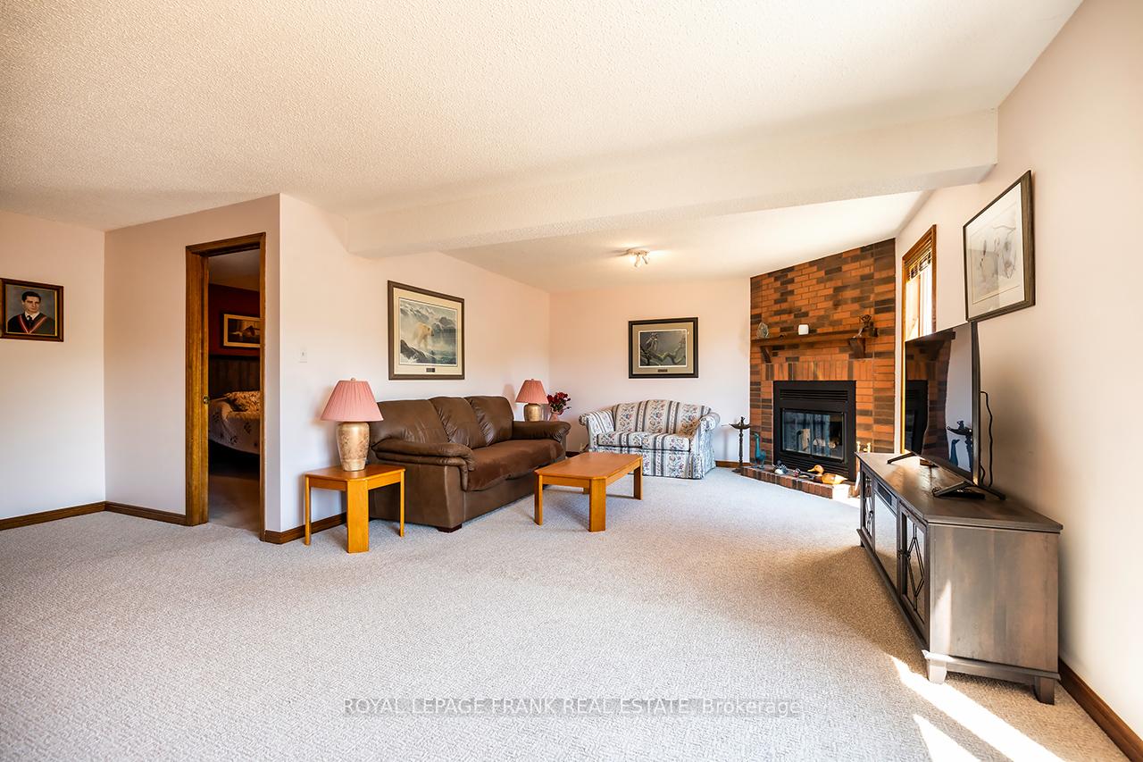 Photo 37 of 65 Garden Street, Whitby, Downtown Whitby — HOMEH