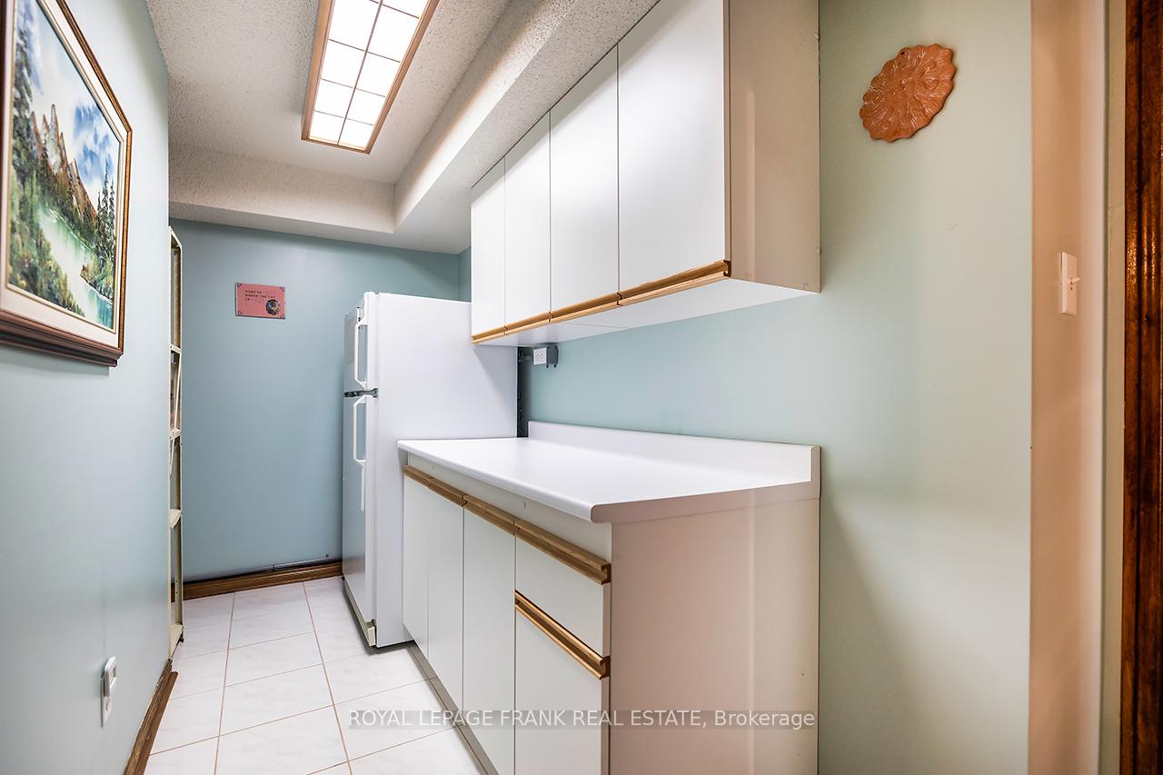 Photo 40 of 65 Garden Street, Whitby, Downtown Whitby — HOMEH
